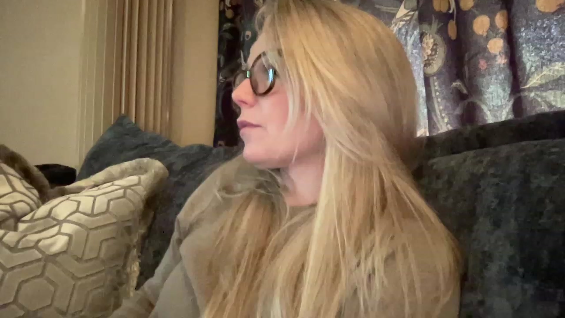 Gallery image thumbnail from LaraLaughs's myfreecams stream on, 03/31/2023, 13:47 image 18 of 20