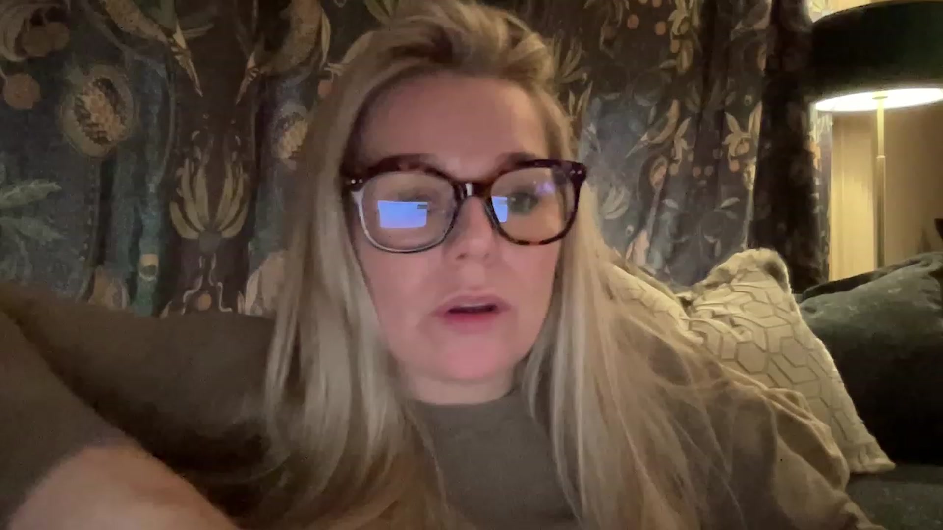 Gallery image thumbnail from LaraLaughs's myfreecams stream on, 03/31/2023, 16:42 image 16 of 20