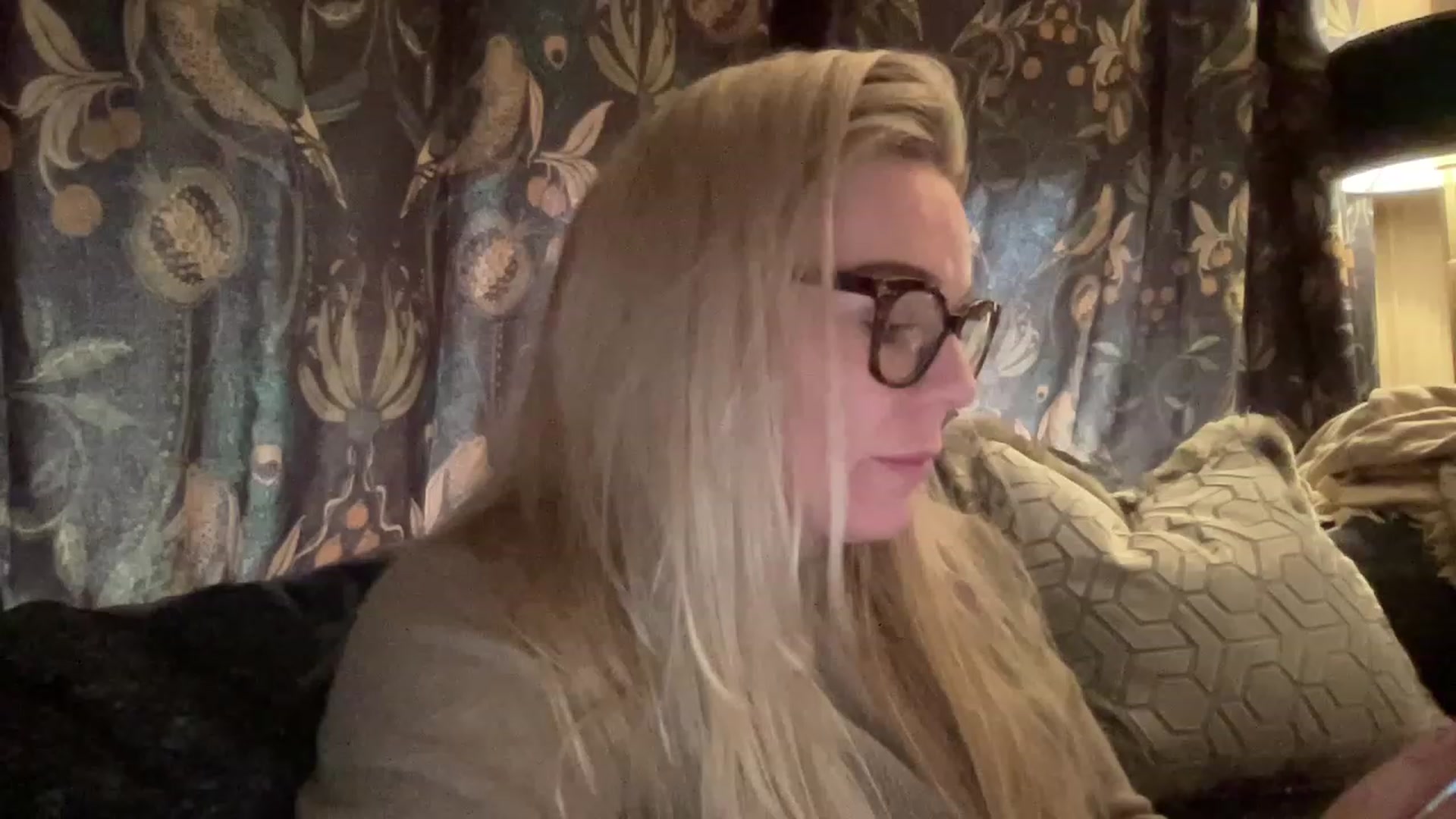 Gallery image thumbnail from LaraLaughs's myfreecams stream on, 03/31/2023, 16:42 image 2 of 20