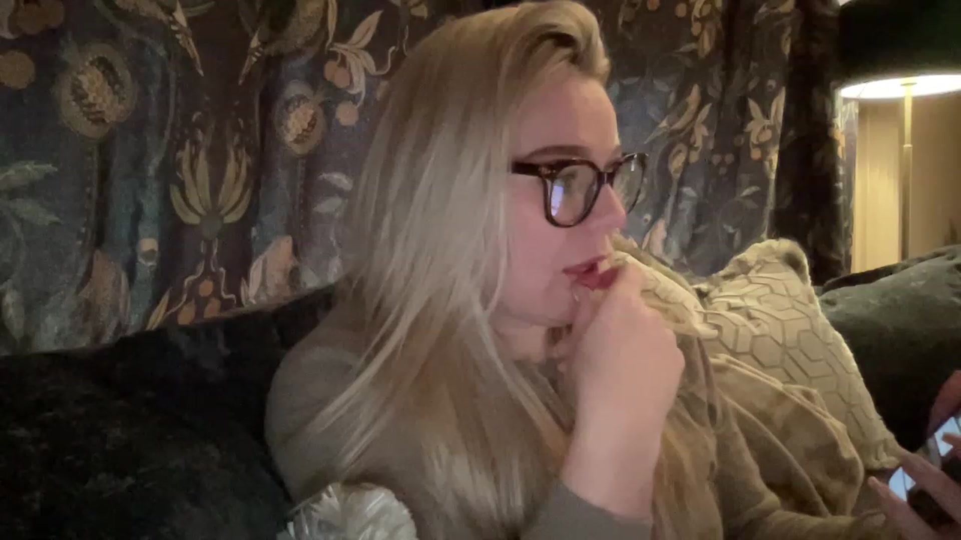 Gallery image thumbnail from LaraLaughs's myfreecams stream on, 03/31/2023, 16:42 image 13 of 20