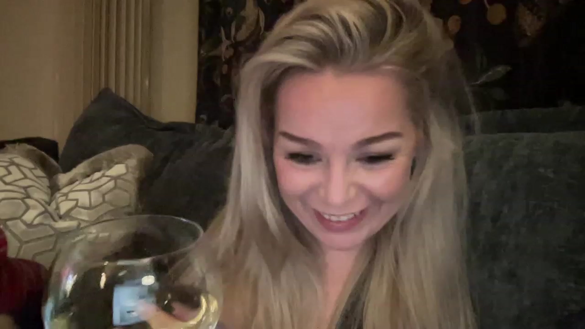 Gallery image thumbnail from LaraLaughs's myfreecams stream on, 03/31/2023, 21:58 image 7 of 20