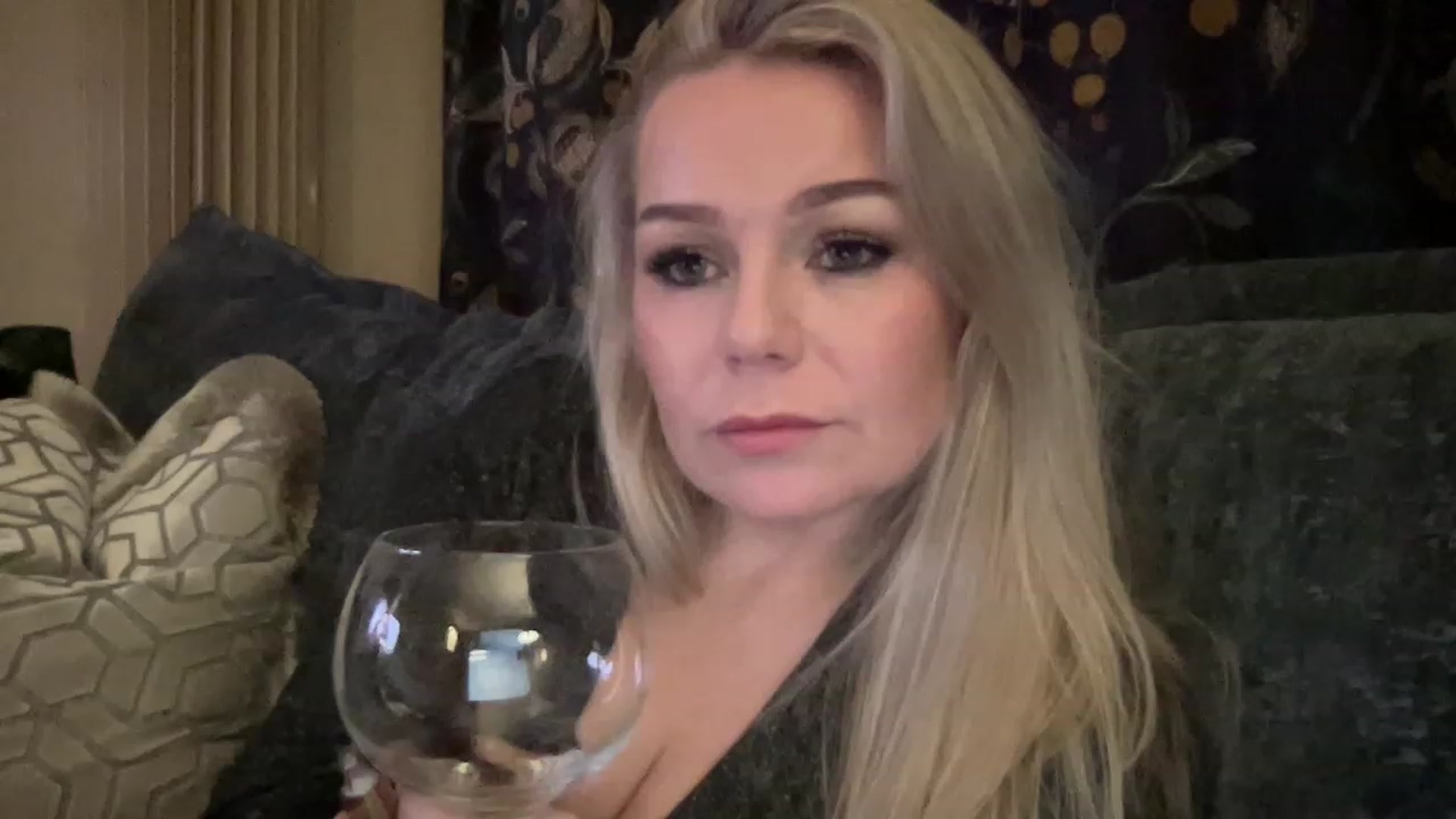 Gallery image thumbnail from LaraLaughs's myfreecams stream on, 03/31/2023, 21:58 image 20 of 20