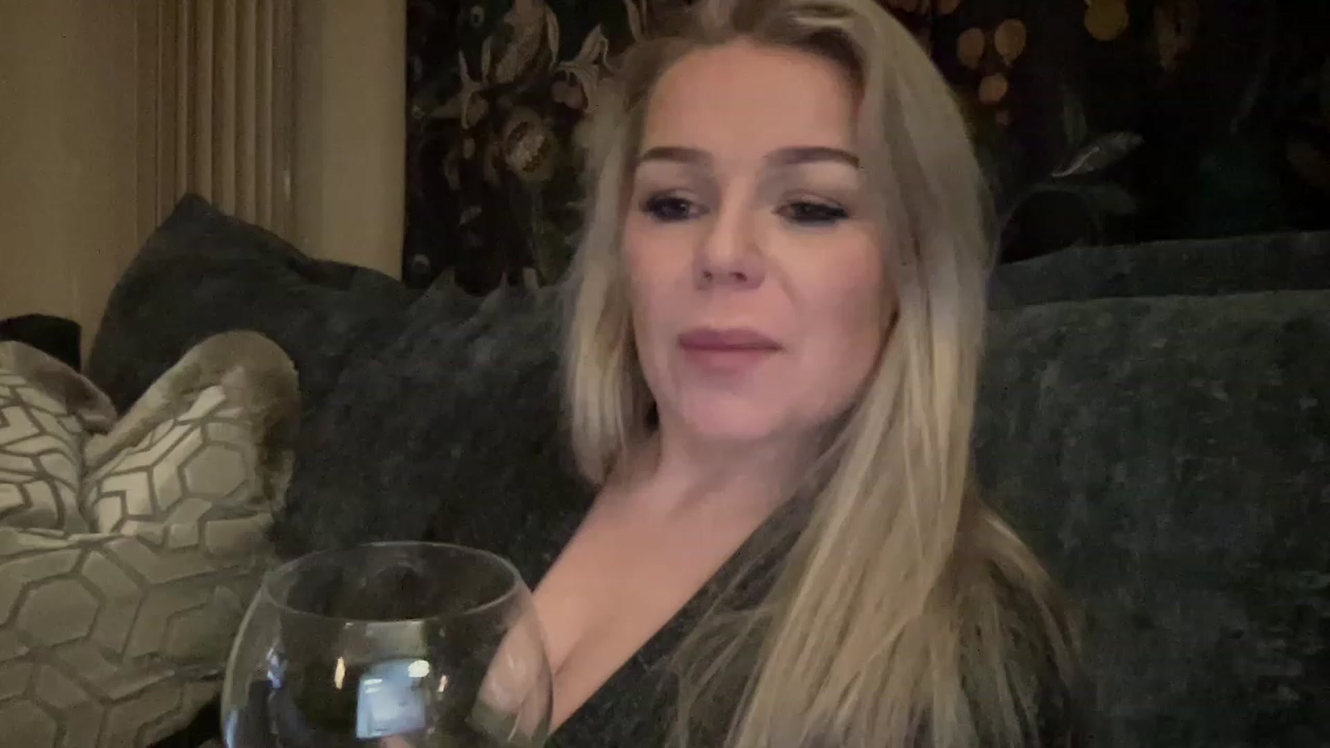 Gallery image thumbnail from LaraLaughs's myfreecams stream on, 03/31/2023, 21:58 image 18 of 20