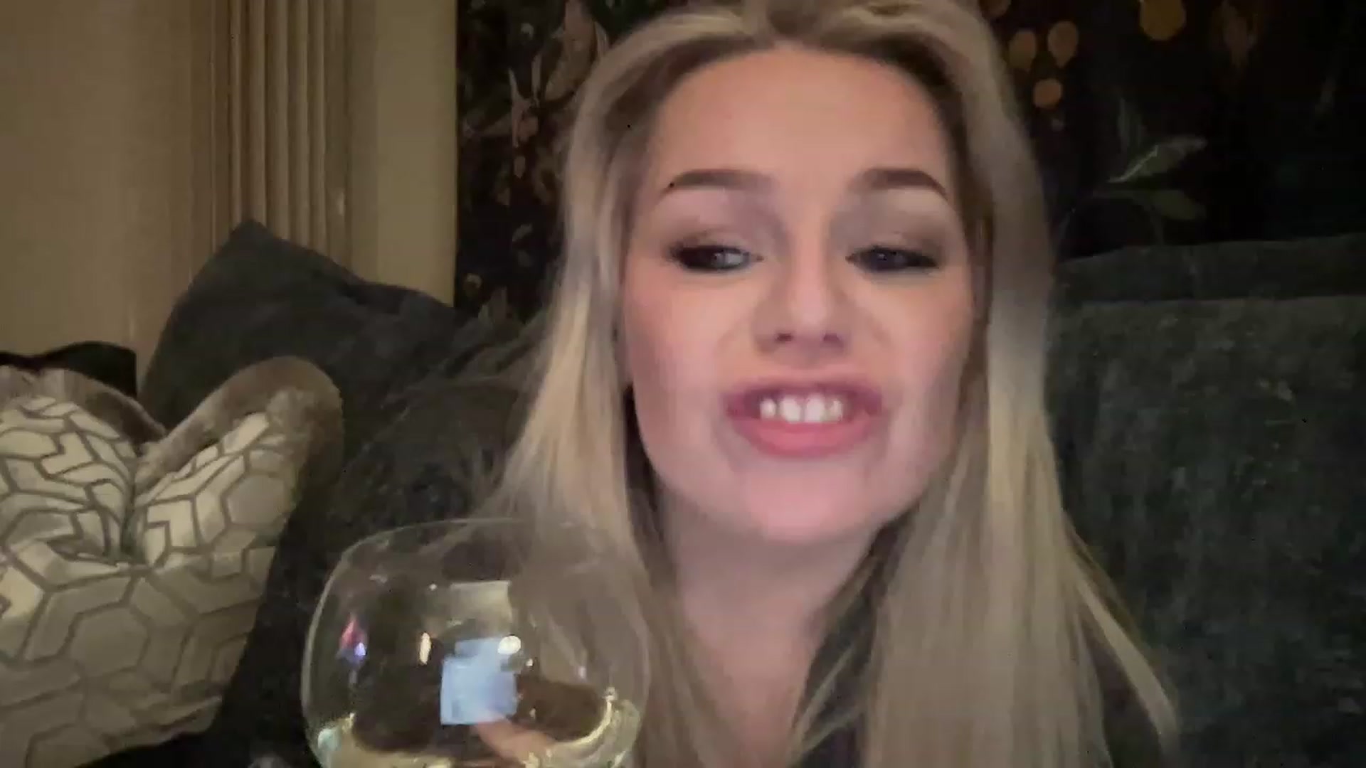 Gallery image thumbnail from LaraLaughs's myfreecams stream on, 03/31/2023, 21:58 image 10 of 20