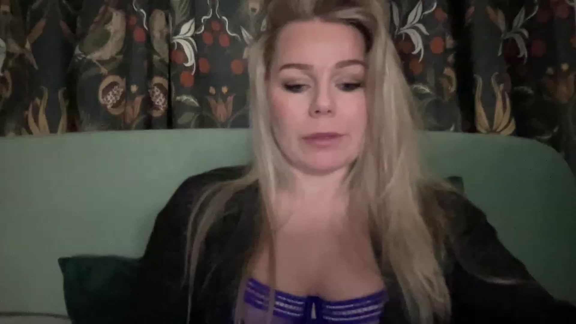 Gallery image thumbnail from LaraLaughs's myfreecams stream on, 04/01/2023, 23:02 image 14 of 20