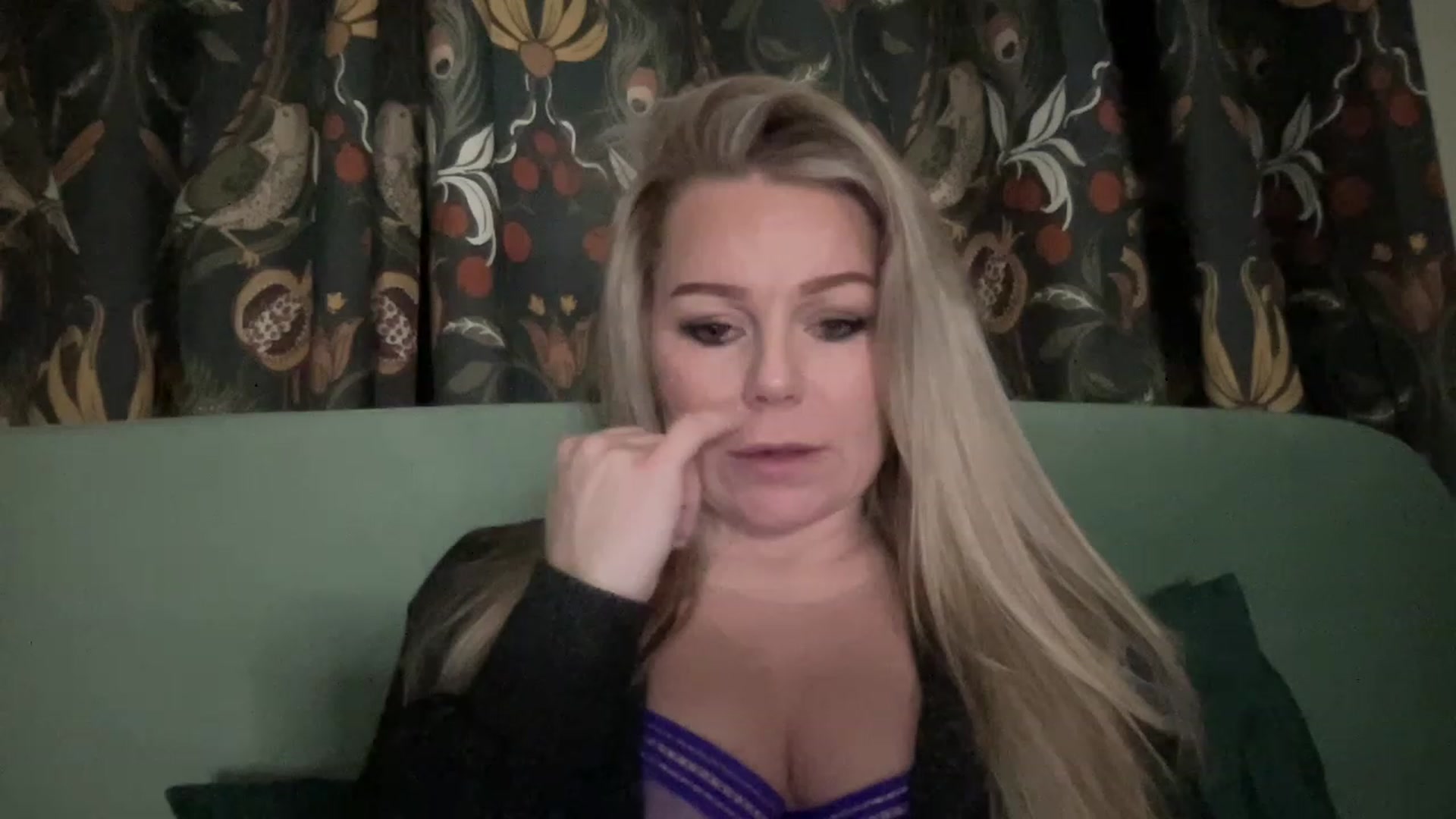 Gallery image thumbnail from LaraLaughs's myfreecams stream on, 04/01/2023, 23:02 image 8 of 20