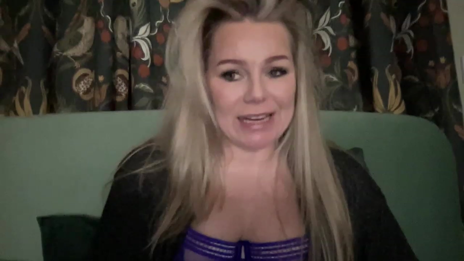 Gallery image thumbnail from LaraLaughs's myfreecams stream on, 04/01/2023, 23:02 image 15 of 20
