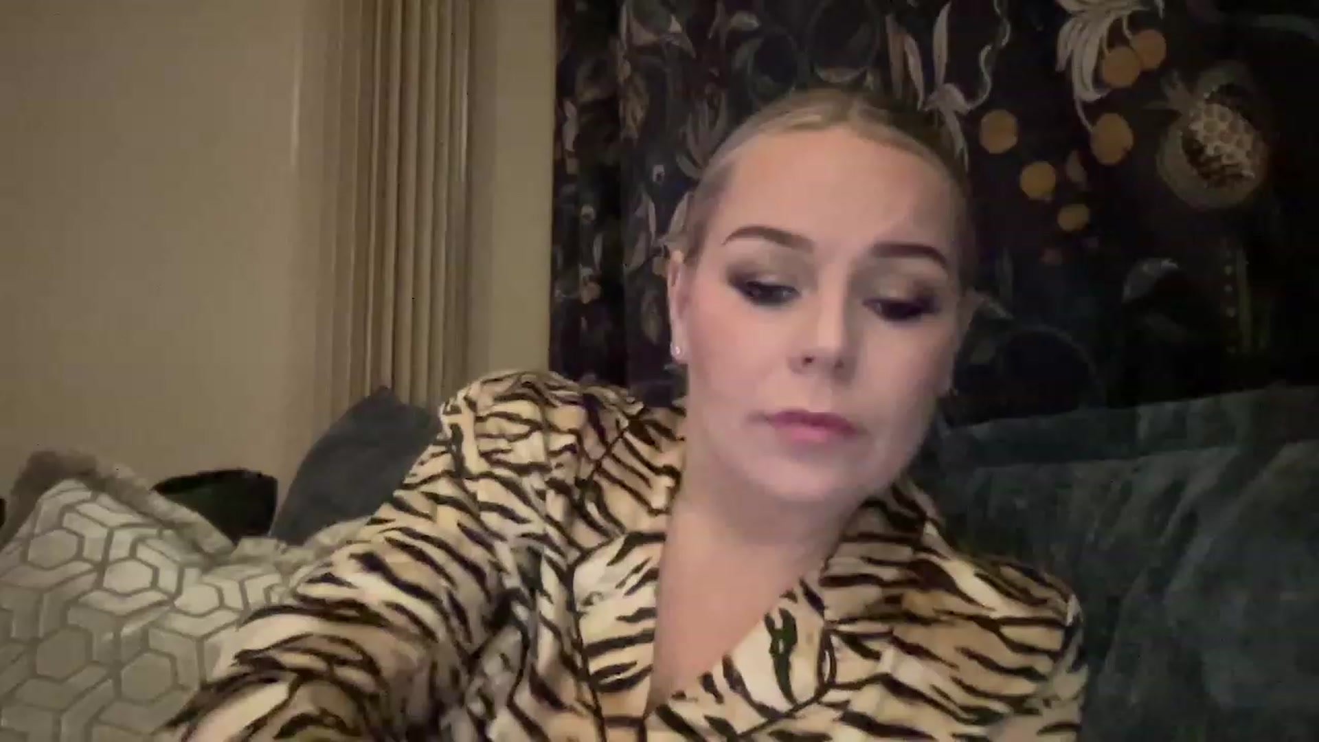 Gallery image thumbnail from LaraLaughs's myfreecams stream on, 04/06/2023, 20:14 image 8 of 20