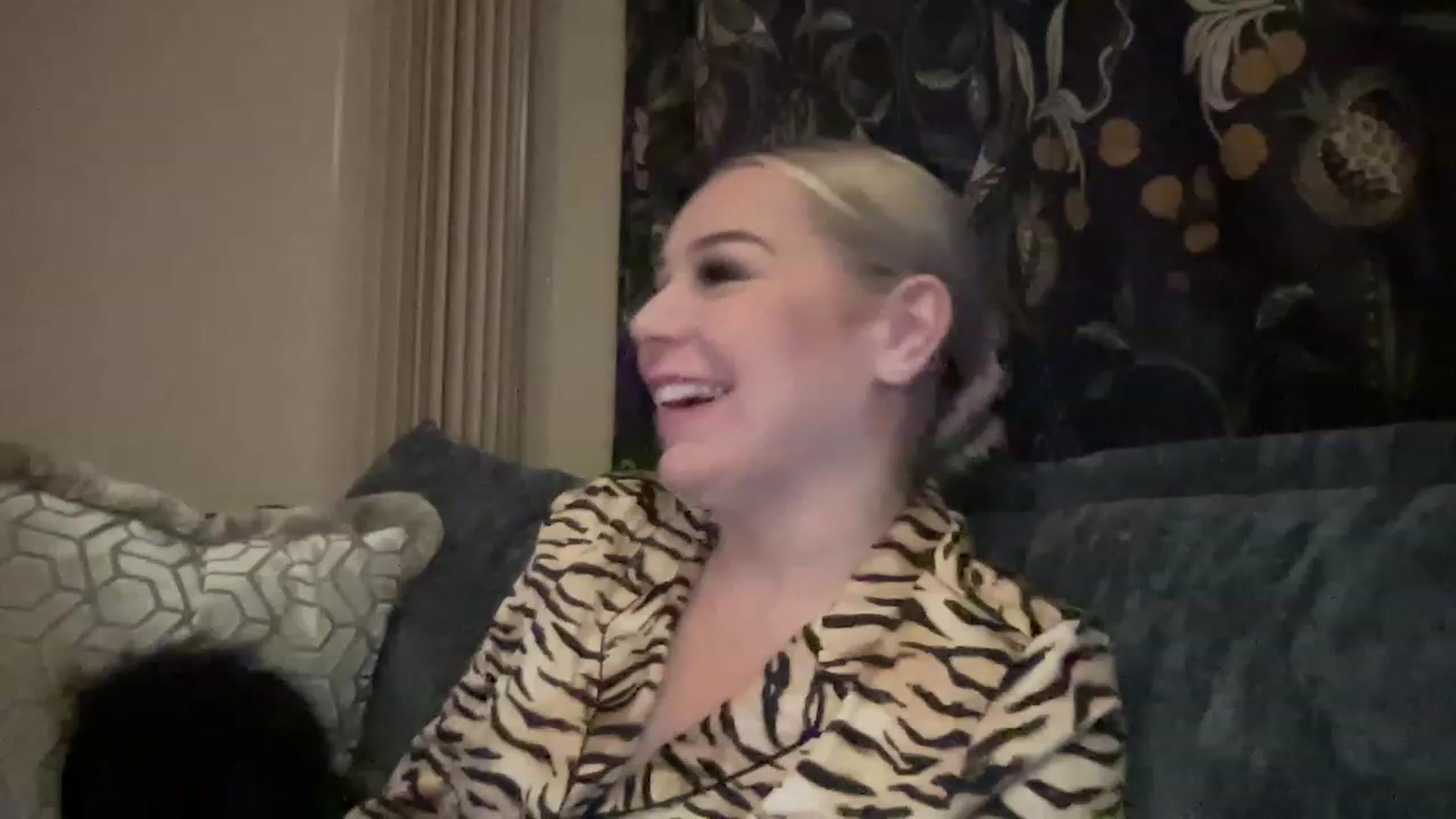 Gallery image thumbnail from LaraLaughs's myfreecams stream on, 04/06/2023, 20:14 image 17 of 20