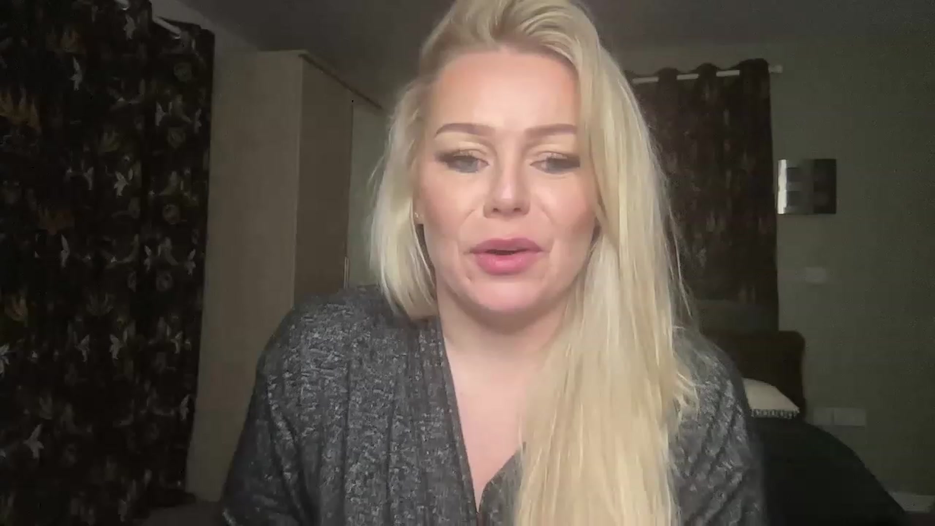 Gallery image thumbnail from LaraLaughs's myfreecams stream on, 04/15/2023, 01:30 image 16 of 20