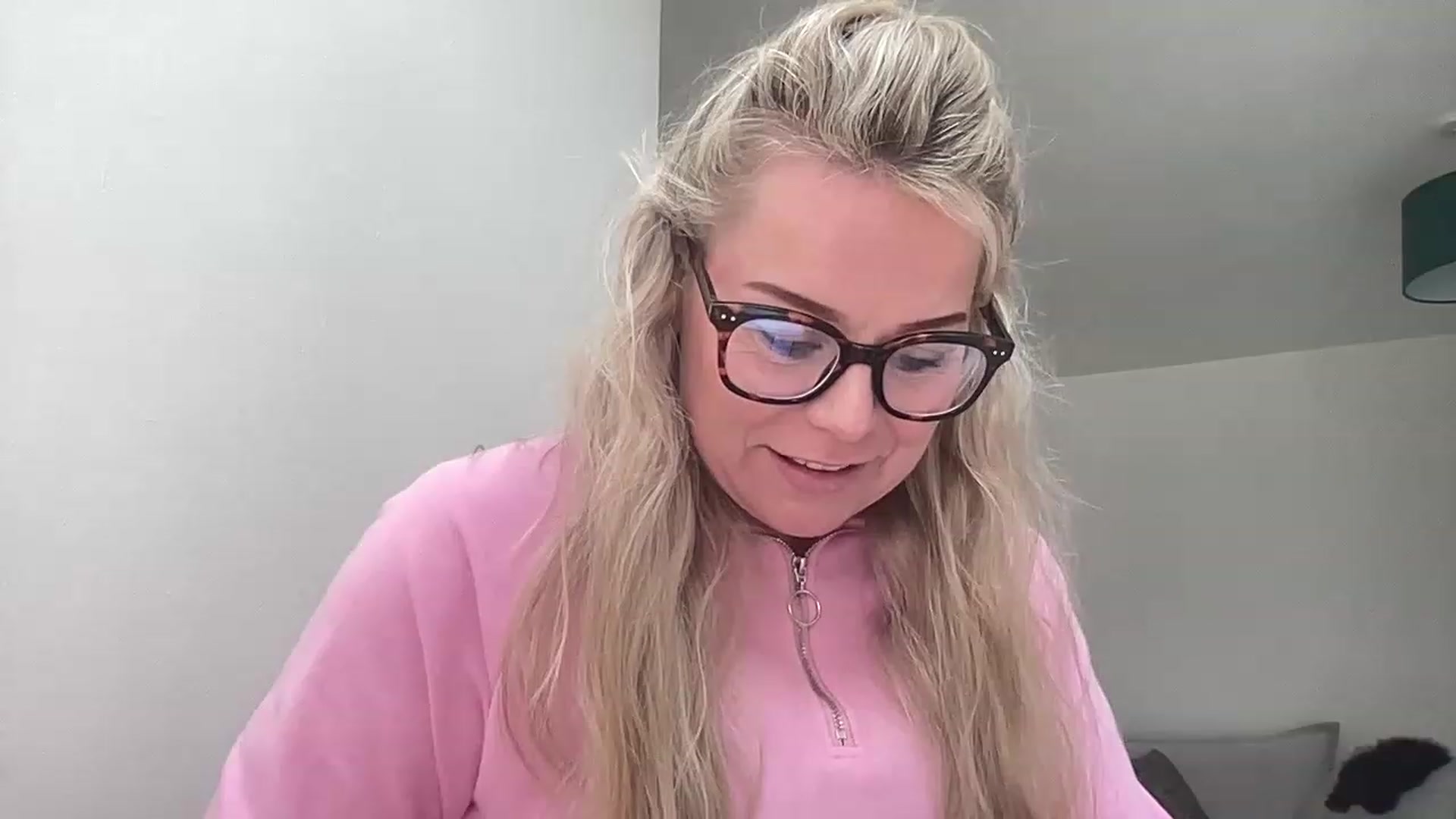 Gallery image thumbnail from LaraLaughs's myfreecams stream on, 04/19/2023, 12:58 image 2 of 20