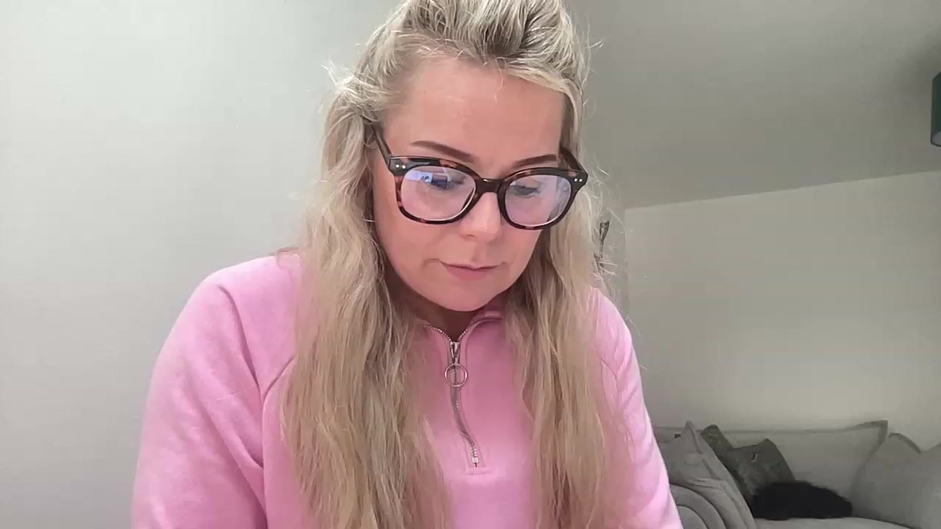 Gallery image thumbnail from LaraLaughs's myfreecams stream on, 04/19/2023, 12:58 image 16 of 20