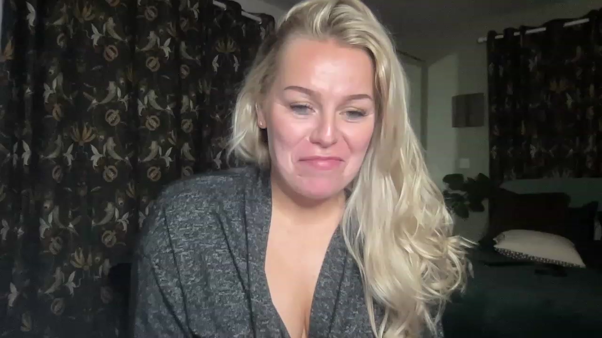 Gallery image thumbnail from LaraLaughs's myfreecams stream on, 04/21/2023, 20:04 image 14 of 20