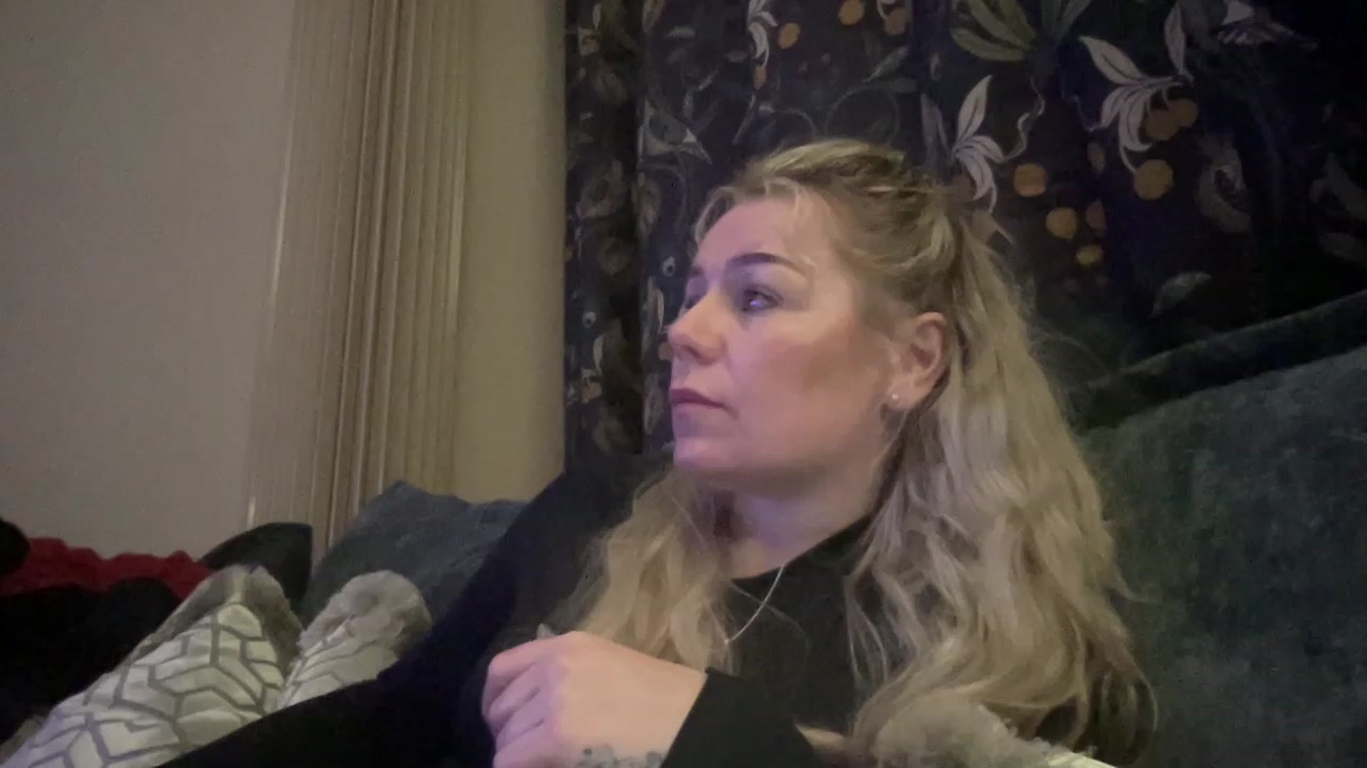Gallery image thumbnail from LaraLaughs's myfreecams stream on, 04/27/2023, 19:52 image 19 of 20