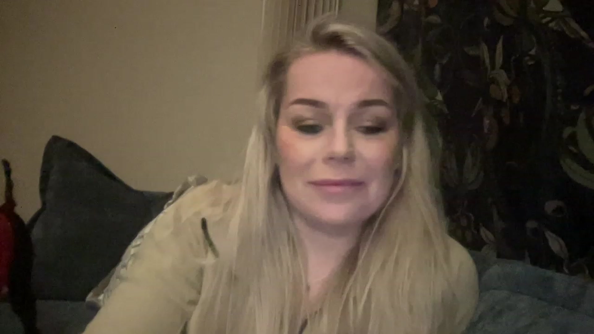 Gallery image thumbnail from LaraLaughs's myfreecams stream on, 04/30/2023, 20:42 image 18 of 20
