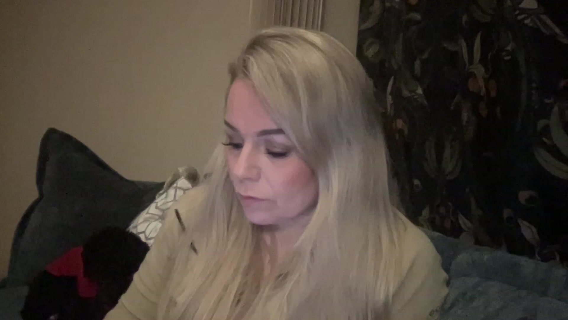 Gallery image thumbnail from LaraLaughs's myfreecams stream on, 04/30/2023, 20:42 image 20 of 20