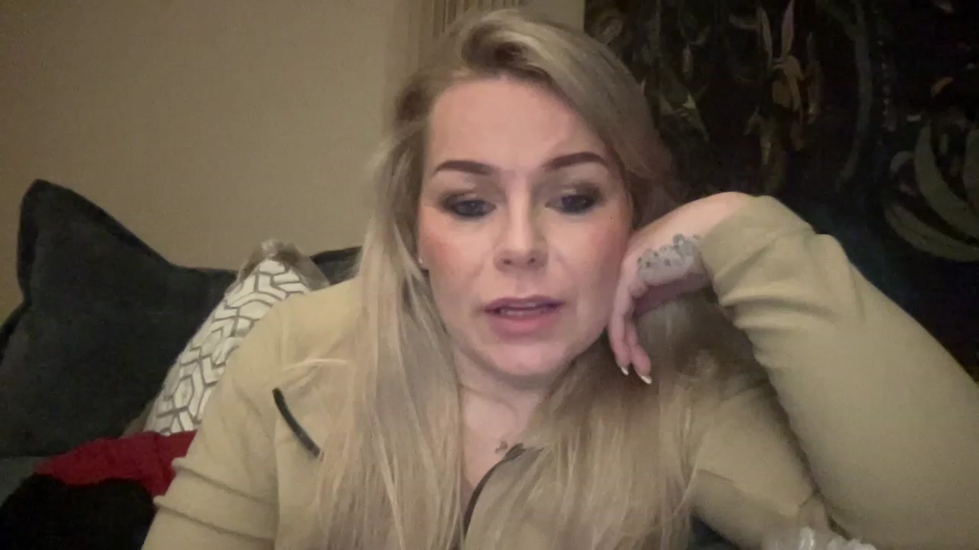 Gallery image thumbnail from LaraLaughs's myfreecams stream on, 04/30/2023, 20:42 image 8 of 20