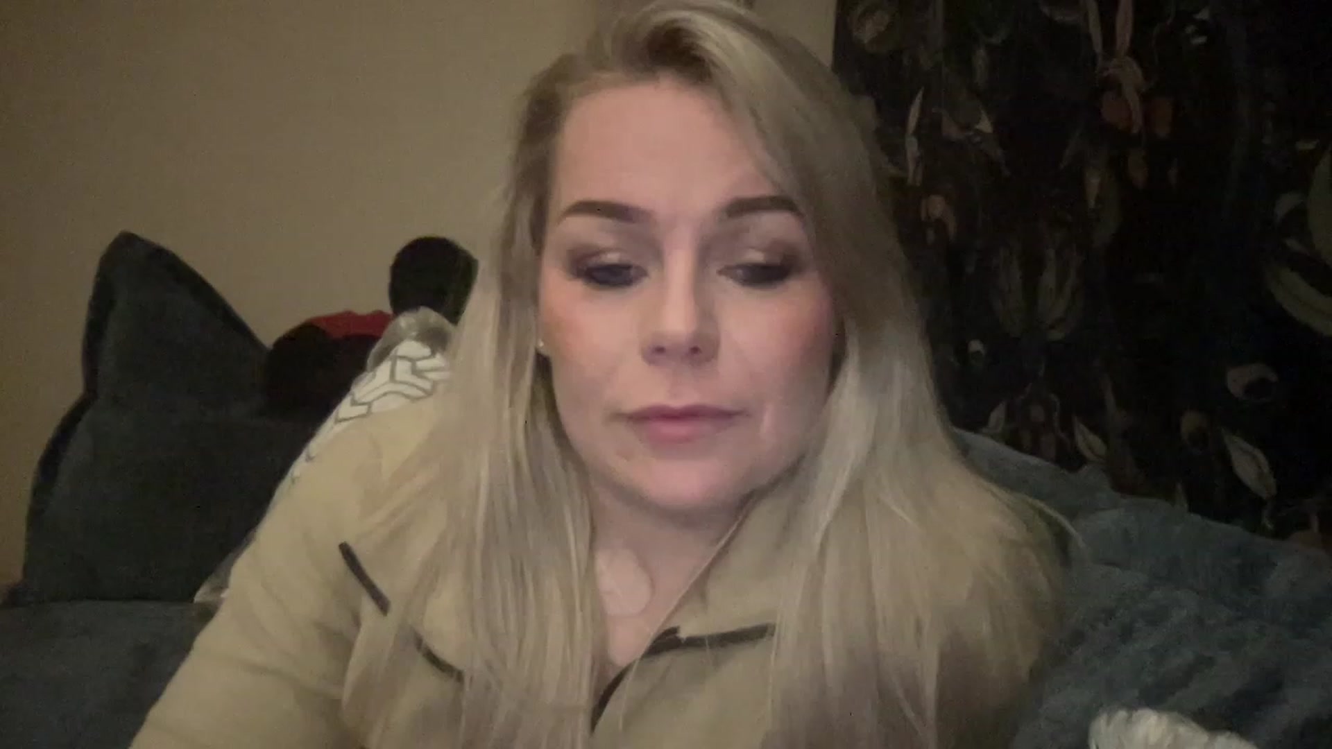 Gallery image thumbnail from LaraLaughs's myfreecams stream on, 04/30/2023, 20:42 image 15 of 20