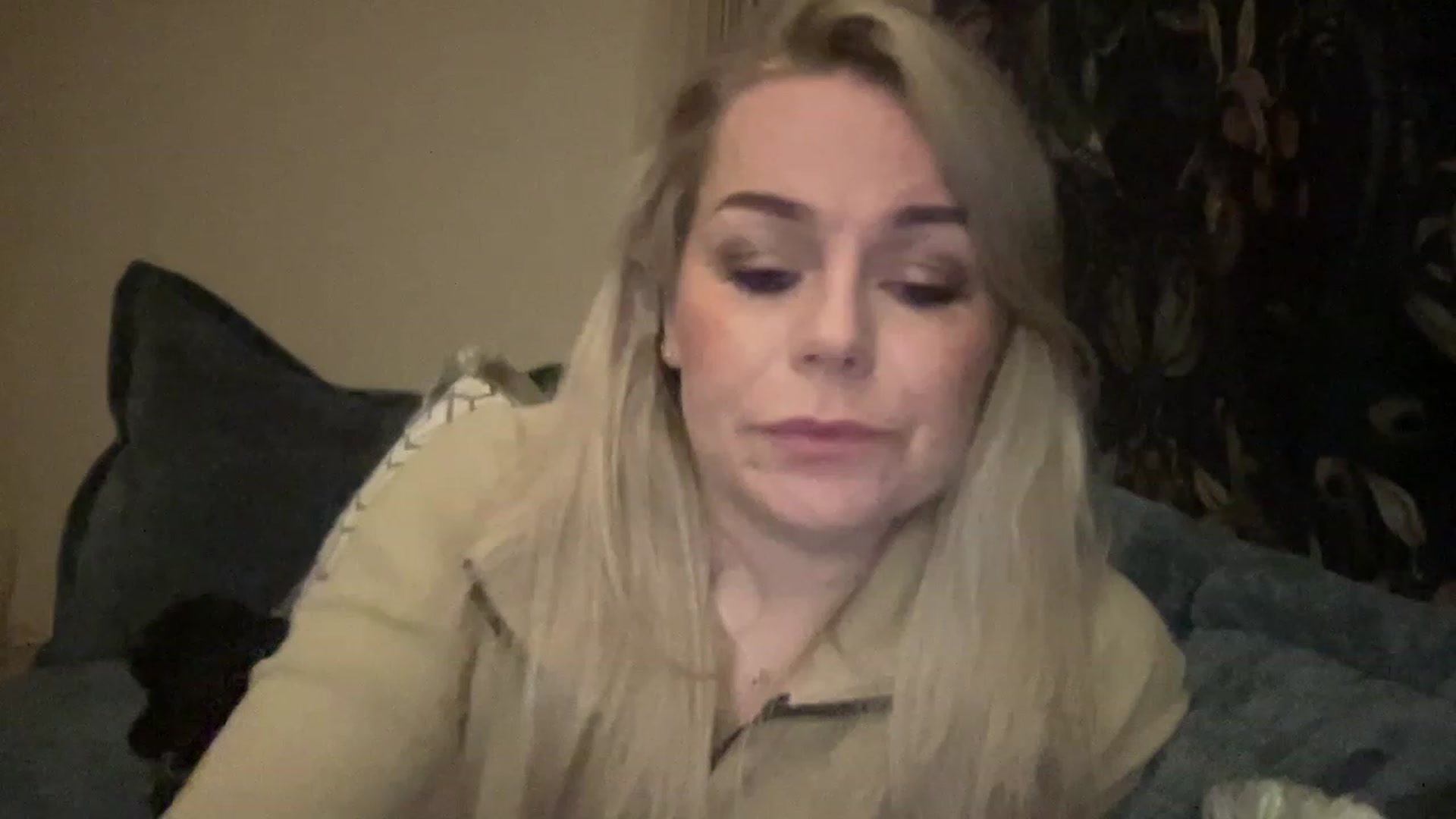 Gallery image thumbnail from LaraLaughs's myfreecams stream on, 04/30/2023, 20:42 image 12 of 20