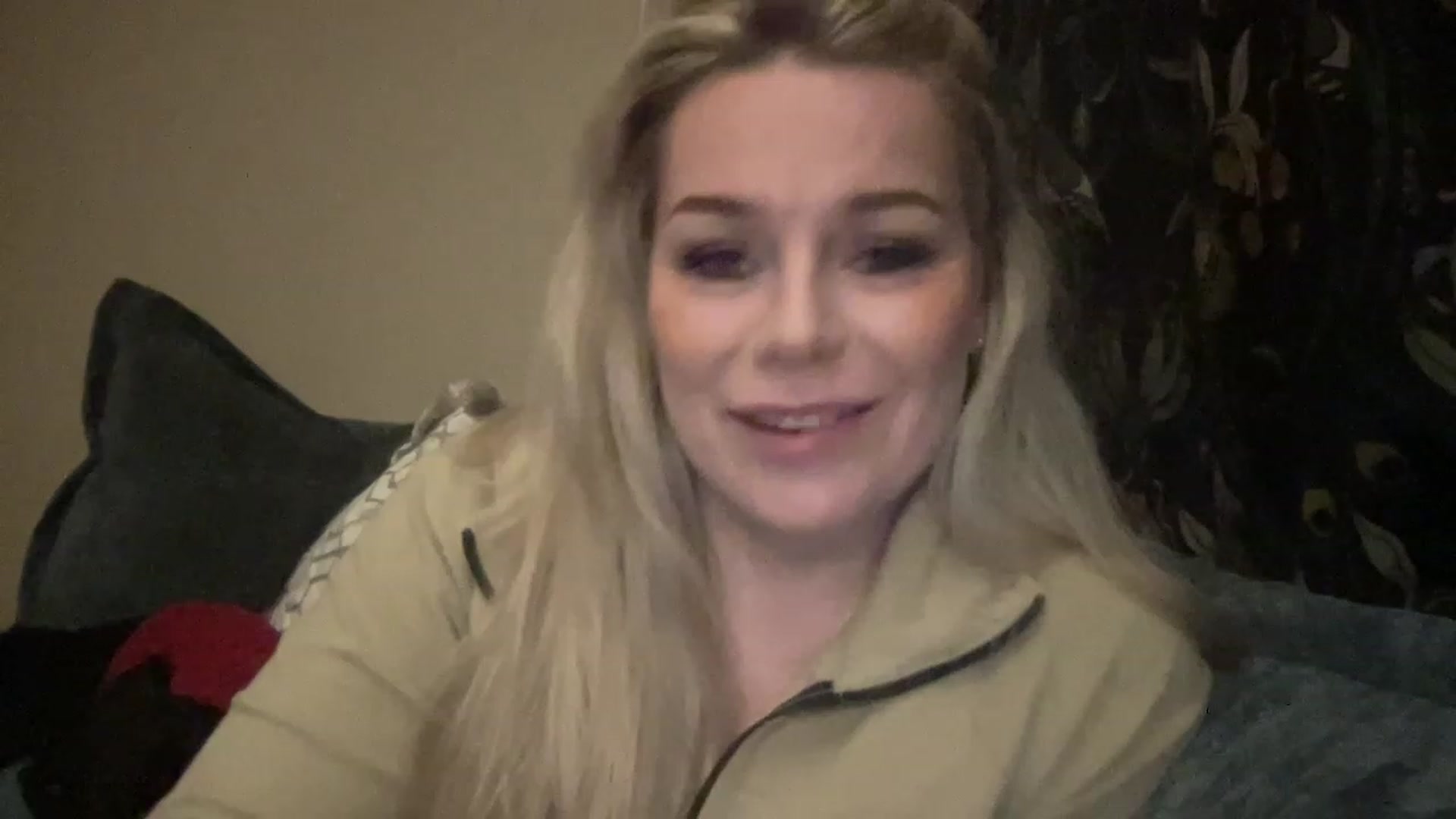 Gallery image thumbnail from LaraLaughs's myfreecams stream on, 04/30/2023, 21:05 image 13 of 20