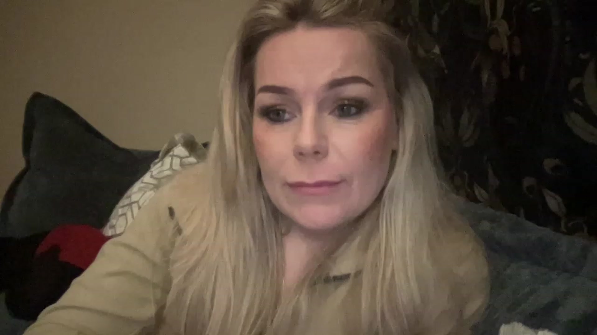 Gallery image thumbnail from LaraLaughs's myfreecams stream on, 04/30/2023, 21:05 image 10 of 20