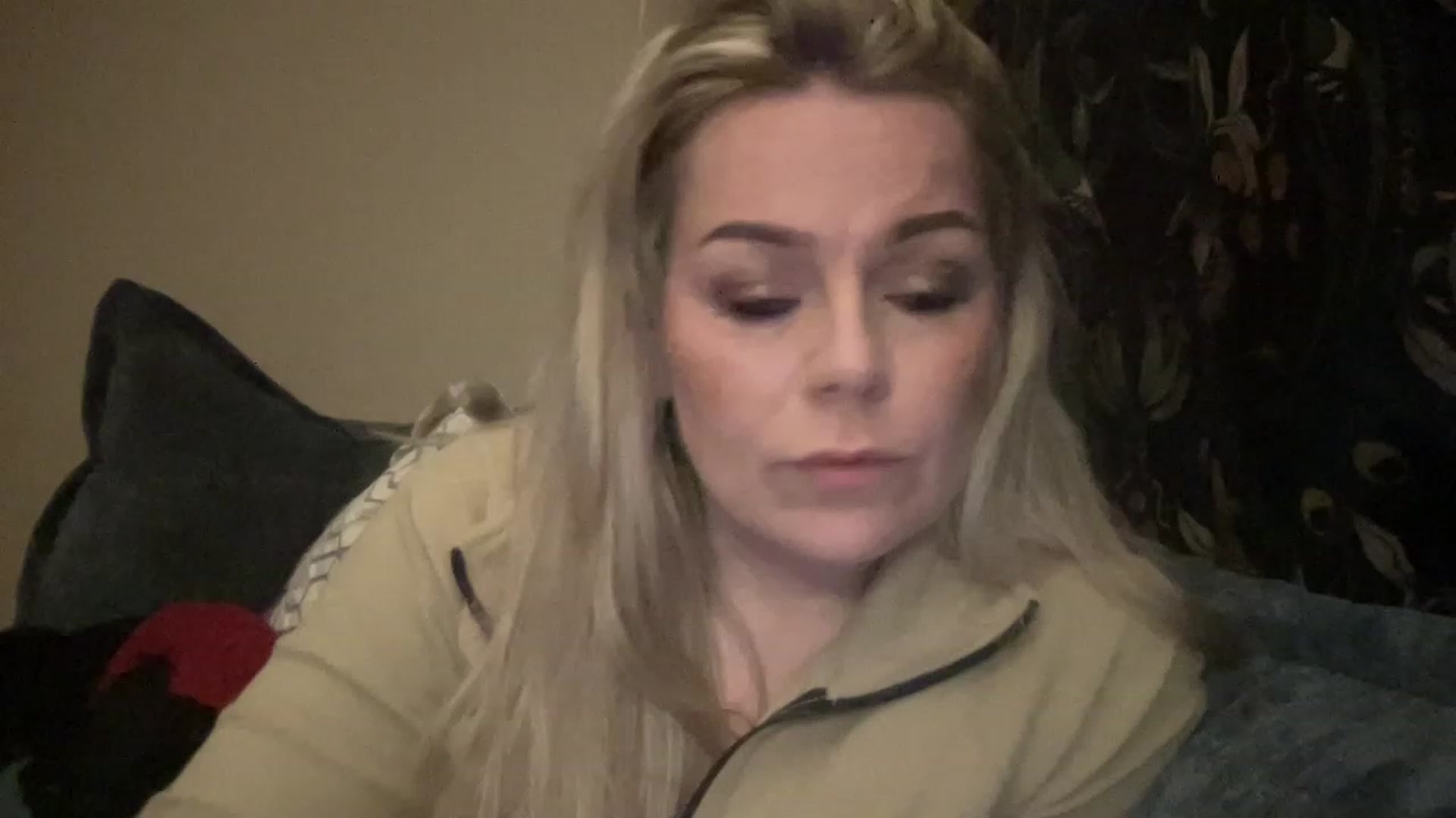 Gallery image thumbnail from LaraLaughs's myfreecams stream on, 04/30/2023, 21:05 image 15 of 20