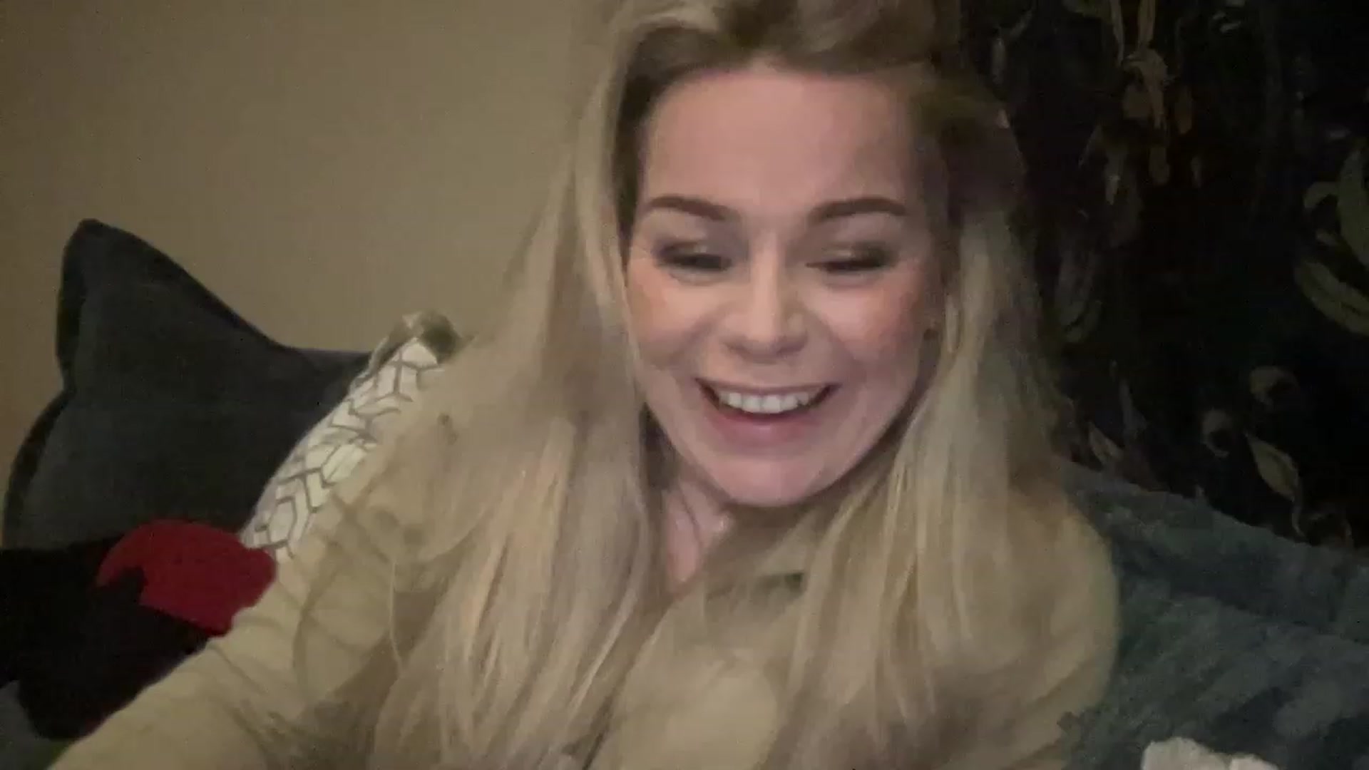 Gallery image thumbnail from LaraLaughs's myfreecams stream on, 04/30/2023, 21:05 image 7 of 20