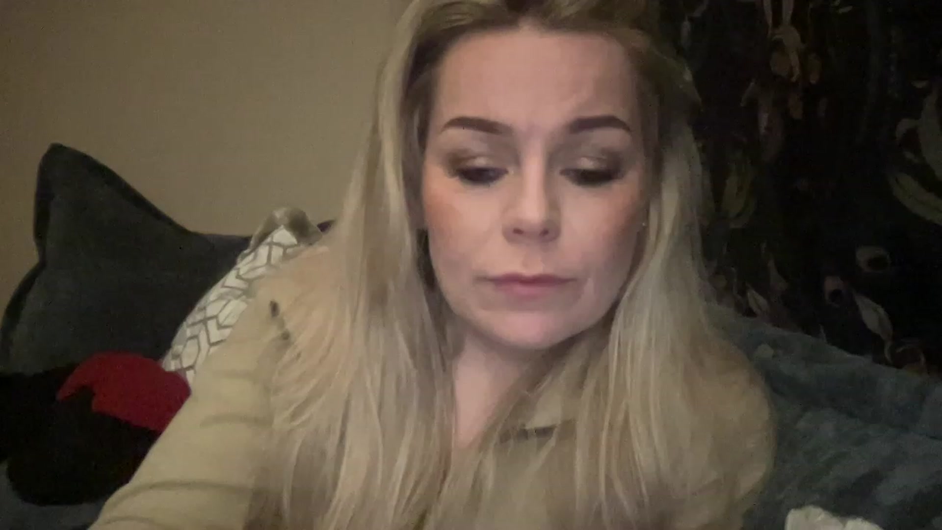 Gallery image thumbnail from LaraLaughs's myfreecams stream on, 04/30/2023, 21:05 image 9 of 20