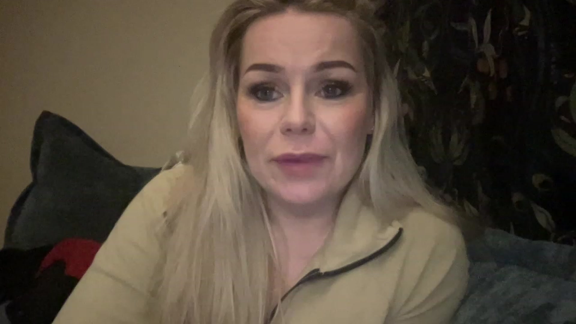 Gallery image thumbnail from LaraLaughs's myfreecams stream on, 04/30/2023, 21:05 image 12 of 20