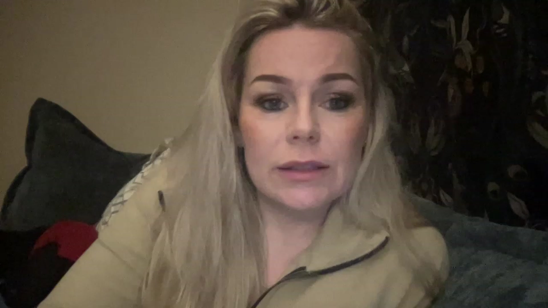 Gallery image thumbnail from LaraLaughs's myfreecams stream on, 04/30/2023, 21:05 image 19 of 20