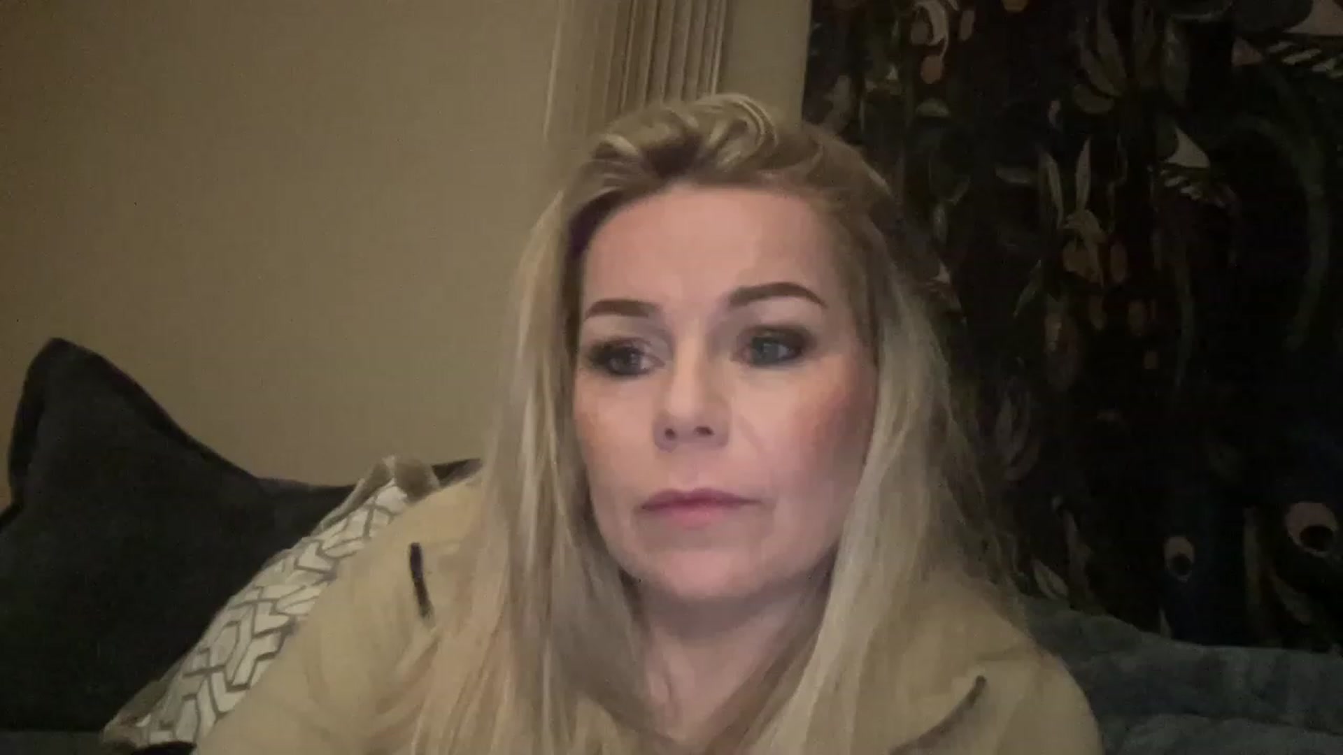 Gallery image thumbnail from LaraLaughs's myfreecams stream on, 04/30/2023, 22:07 image 18 of 20