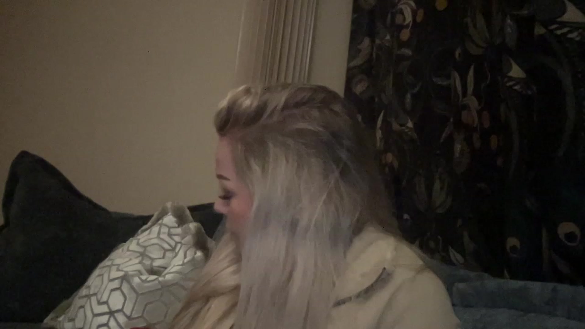 Gallery image thumbnail from LaraLaughs's myfreecams stream on, 04/30/2023, 22:07 image 19 of 20