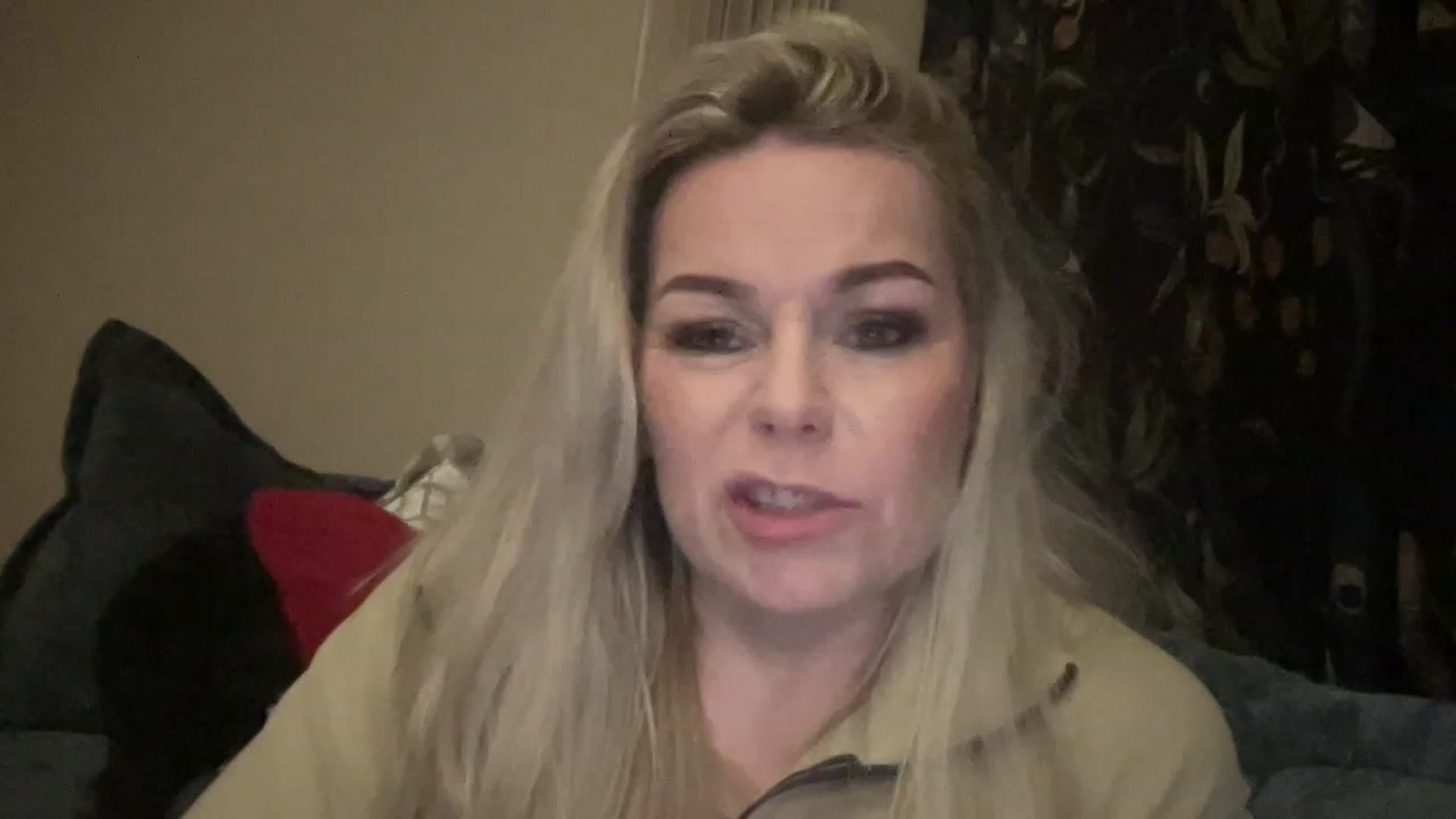 Gallery image thumbnail from LaraLaughs's myfreecams stream on, 04/30/2023, 22:07 image 13 of 20