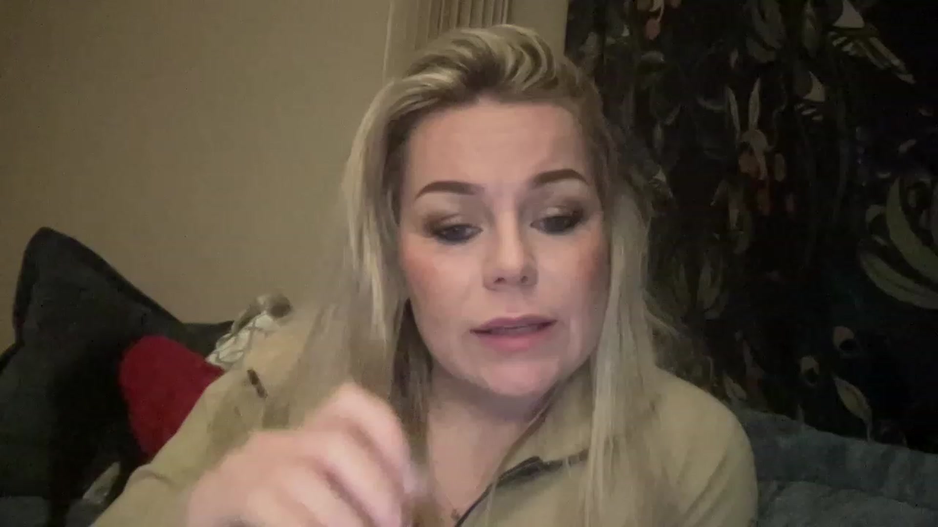 Gallery image thumbnail from LaraLaughs's myfreecams stream on, 04/30/2023, 22:07 image 8 of 20