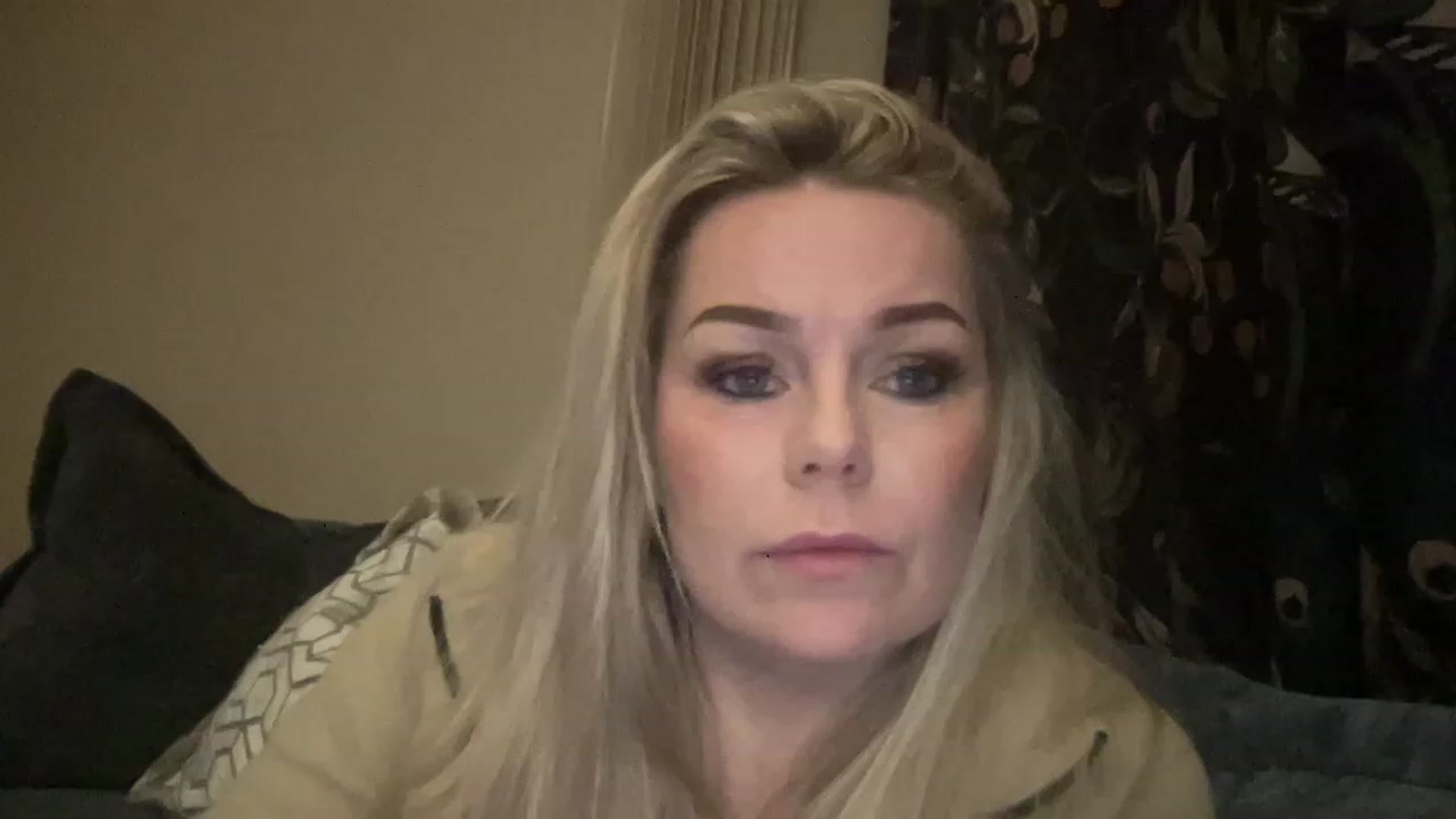 Gallery image thumbnail from LaraLaughs's myfreecams stream on, 04/30/2023, 22:07 image 16 of 20