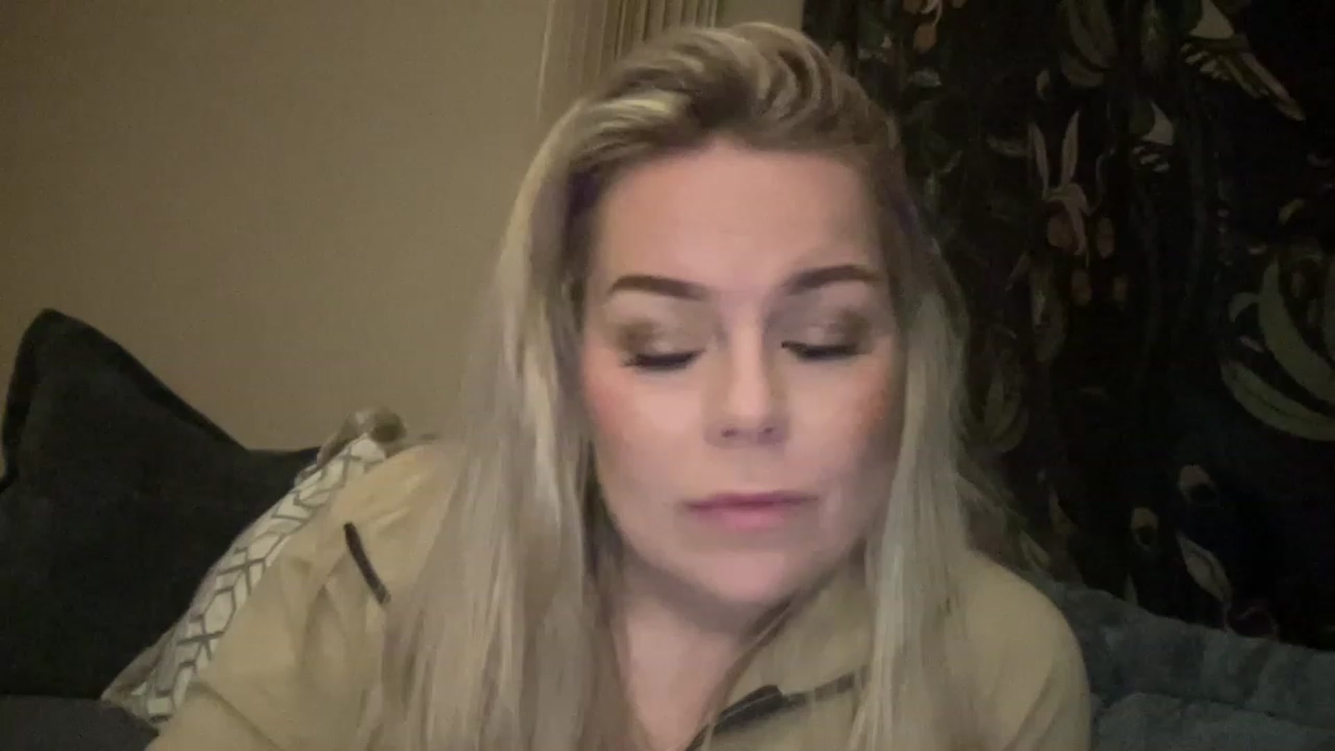 Gallery image thumbnail from LaraLaughs's myfreecams stream on, 04/30/2023, 22:07 image 9 of 20
