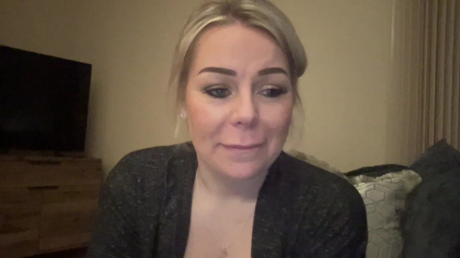 Gallery image thumbnail from LaraLaughs's myfreecams stream on, 05/01/2023, 09:23 image 19 of 20