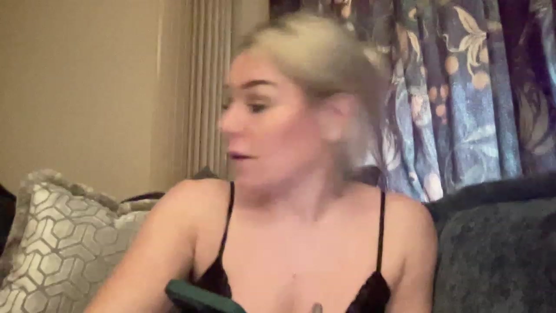 Gallery image thumbnail from LaraLaughs's myfreecams stream on, 05/01/2023, 12:29 image 20 of 20