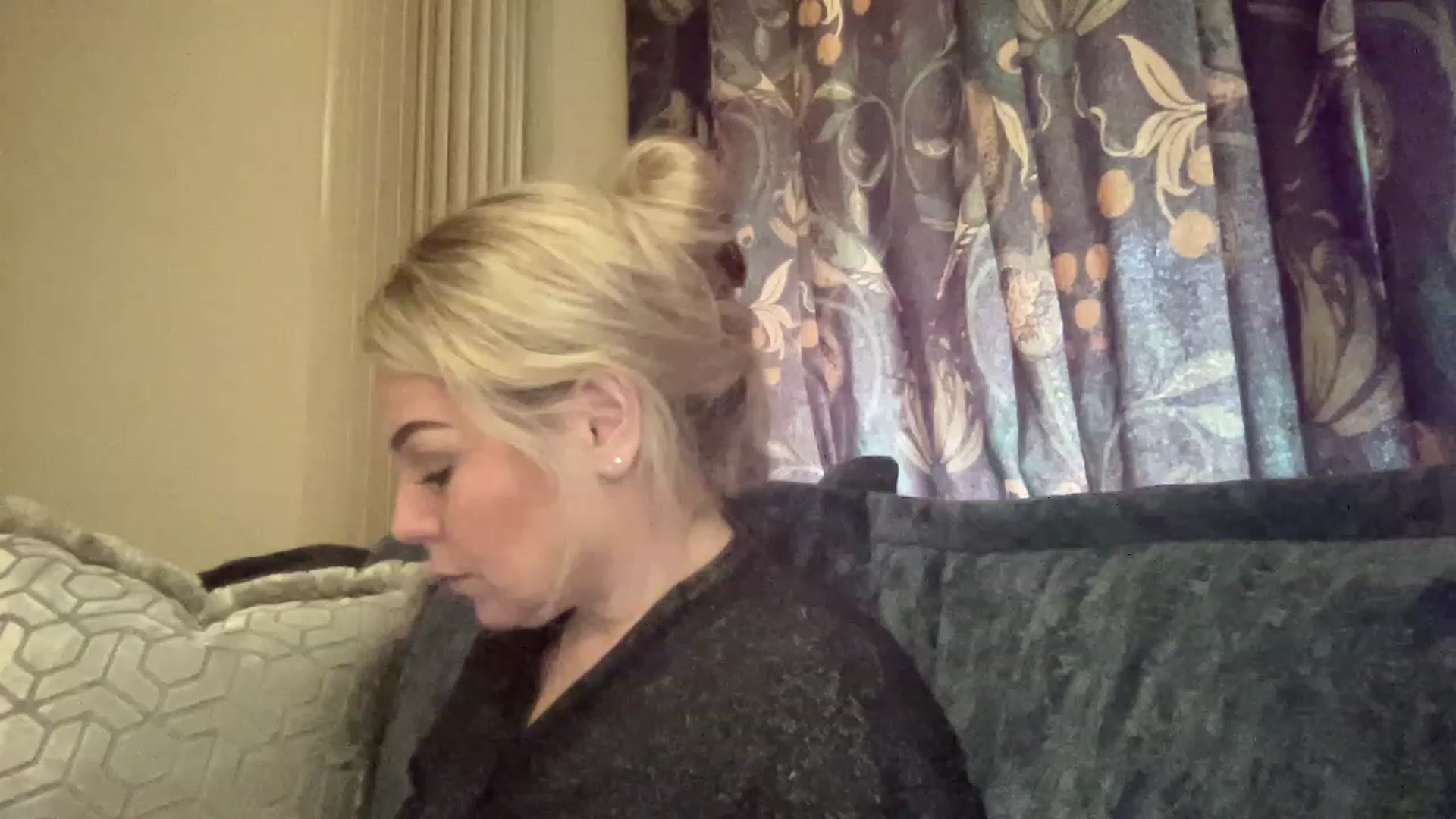 Gallery image thumbnail from LaraLaughs's myfreecams stream on, 05/01/2023, 12:29 image 2 of 20