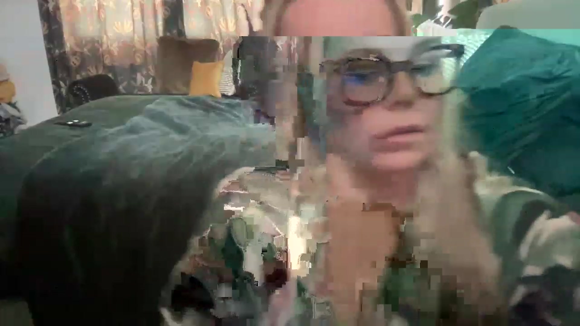 Gallery image thumbnail from LaraLaughs's myfreecams stream on, 05/05/2023, 14:17 image 11 of 20