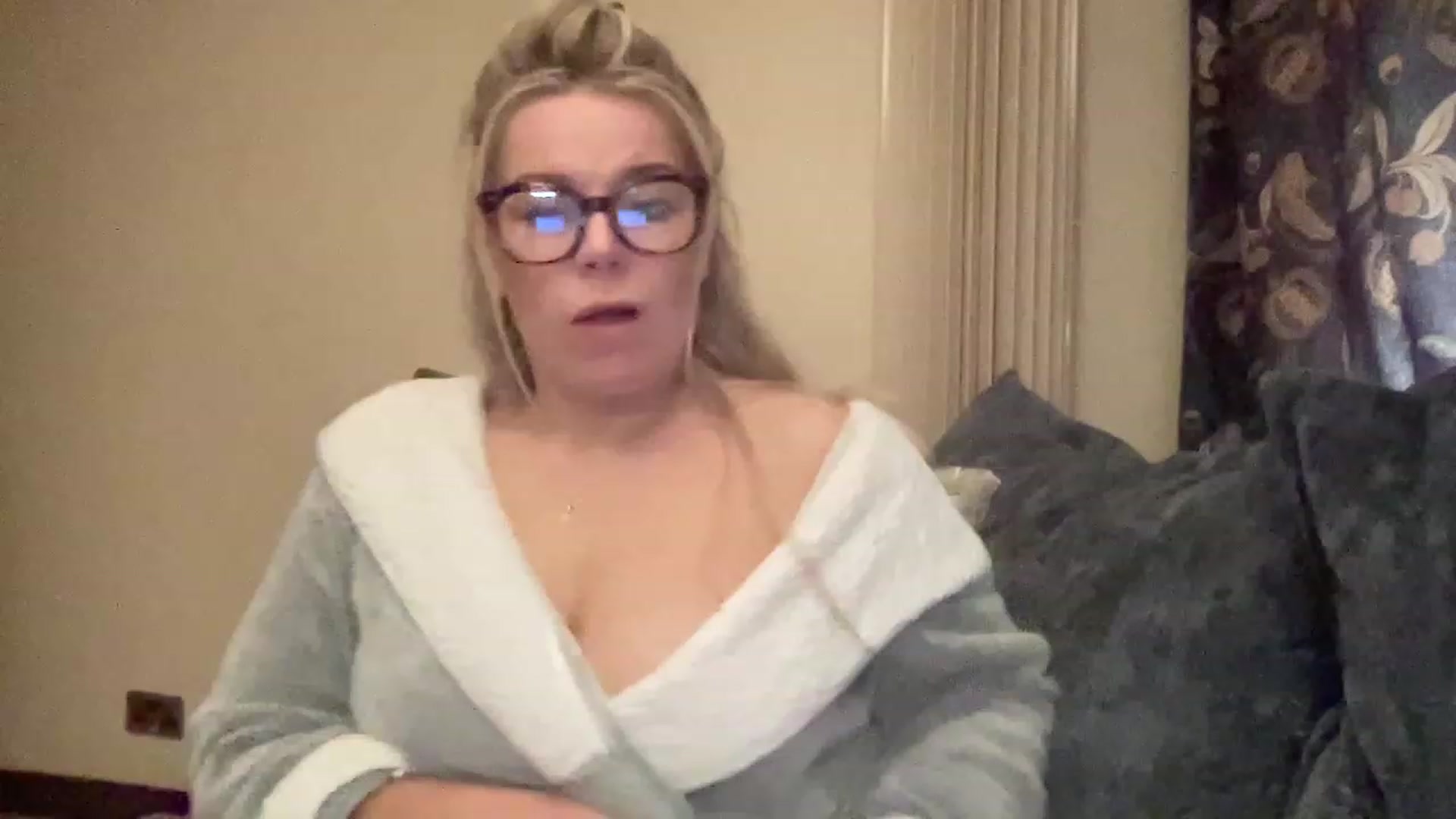Gallery image thumbnail from LaraLaughs's myfreecams stream on, 05/05/2023, 19:01 image 1 of 20