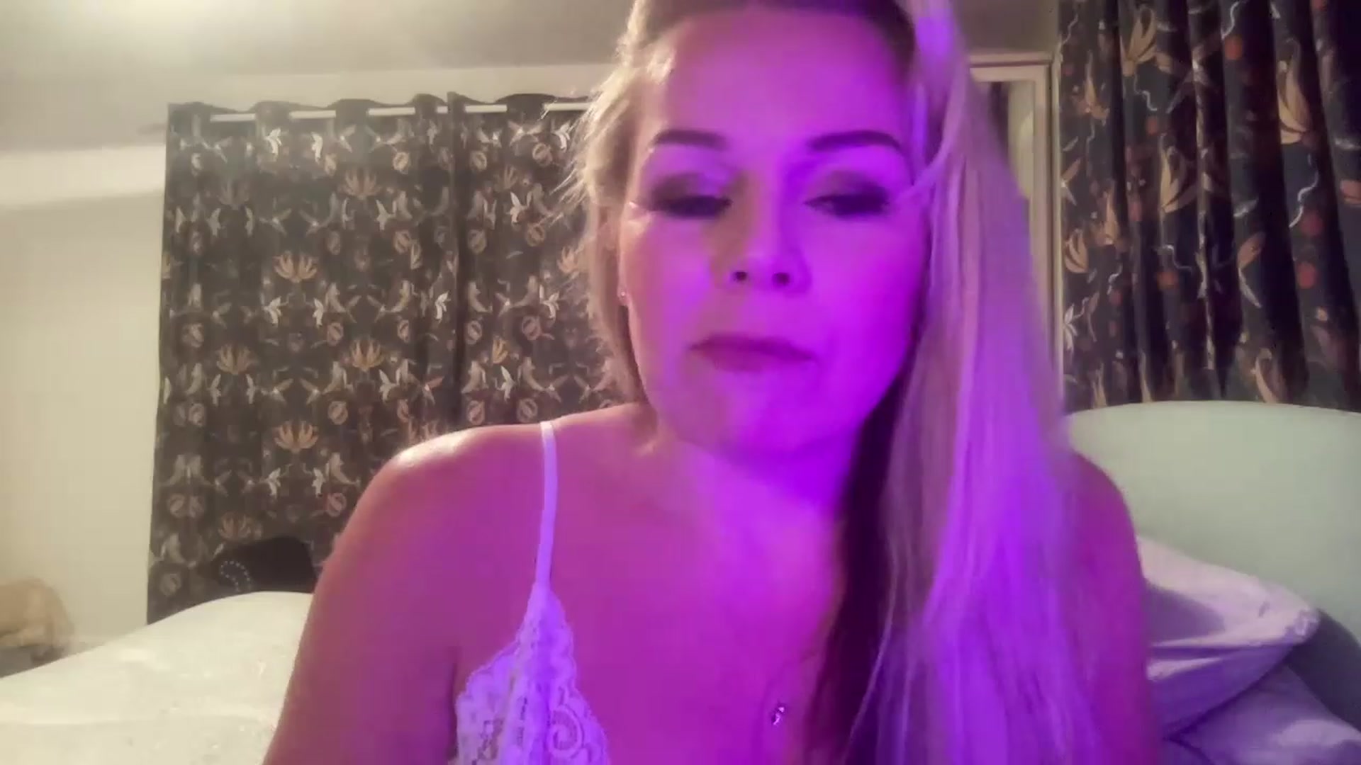 Gallery image thumbnail from LaraLaughs's myfreecams stream on, 08/19/2023, 21:39 image 2 of 20