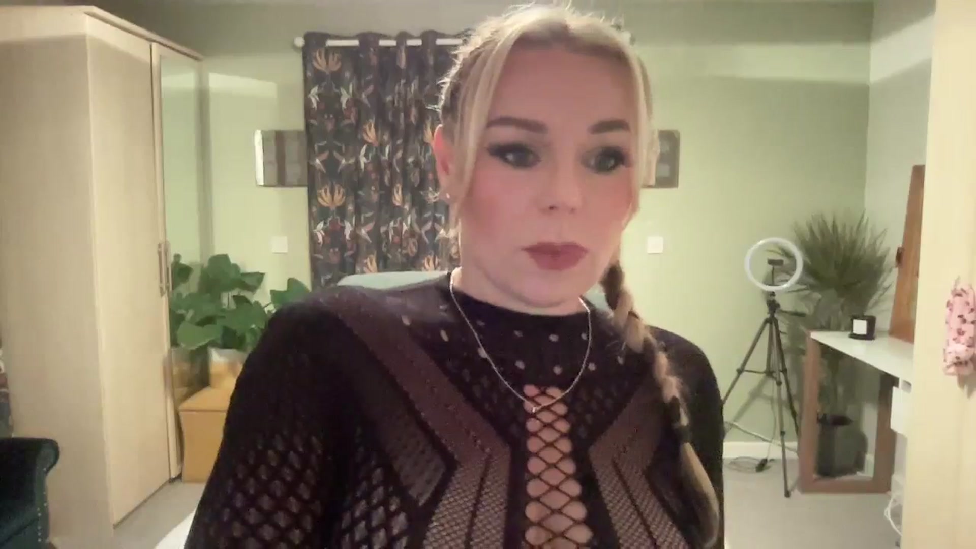 Gallery image thumbnail from LaraLaughs's myfreecams stream on, 08/20/2023, 20:48 image 18 of 20