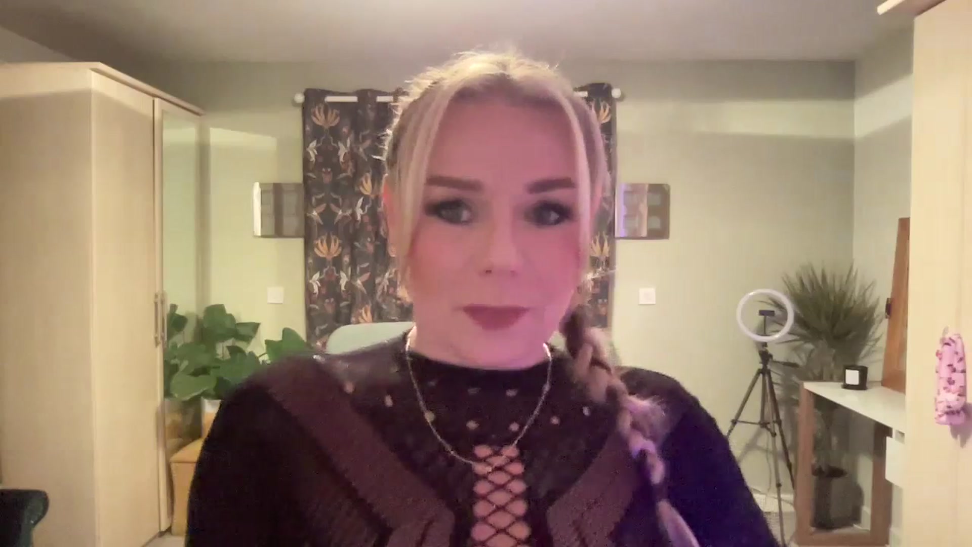 Gallery image thumbnail from LaraLaughs's myfreecams stream on, 08/20/2023, 20:48 image 20 of 20
