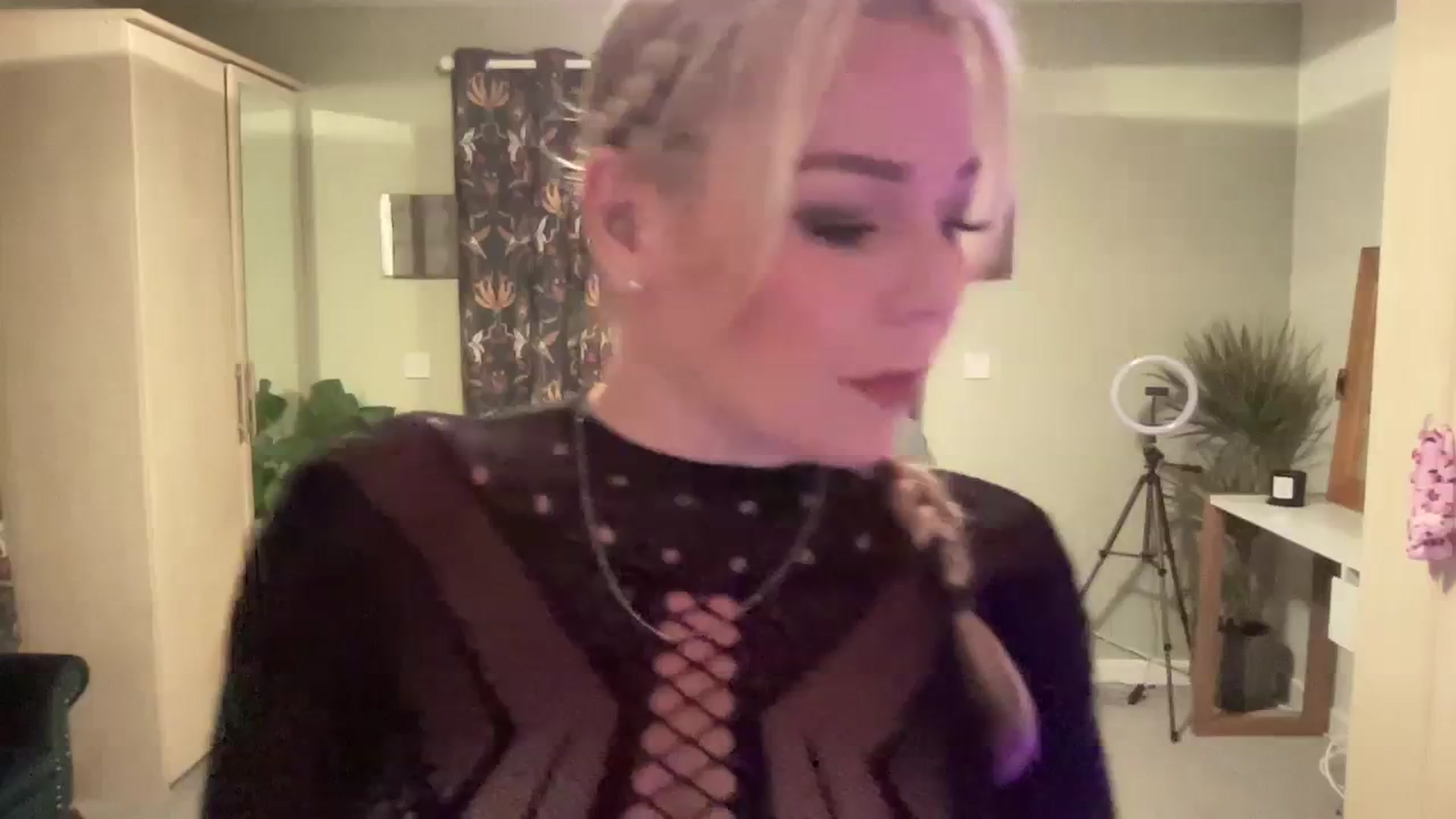 Gallery image thumbnail from LaraLaughs's myfreecams stream on, 08/20/2023, 20:48 image 16 of 20