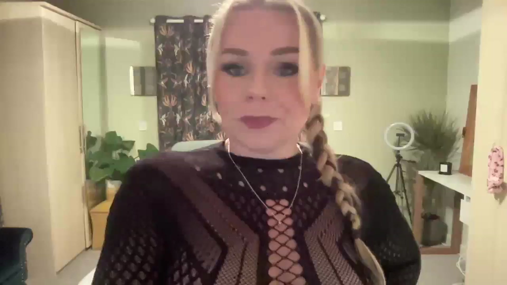 Gallery image thumbnail from LaraLaughs's myfreecams stream on, 08/20/2023, 20:48 image 14 of 20