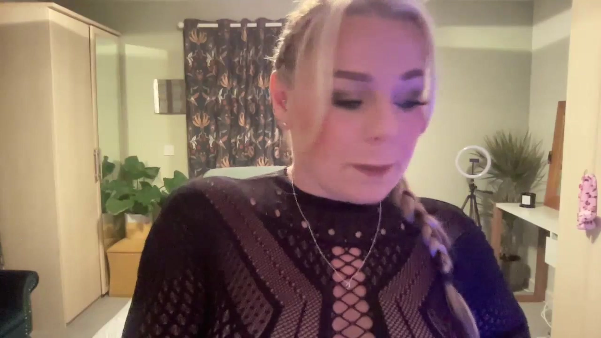 Gallery image thumbnail from LaraLaughs's myfreecams stream on, 08/20/2023, 20:48 image 12 of 20
