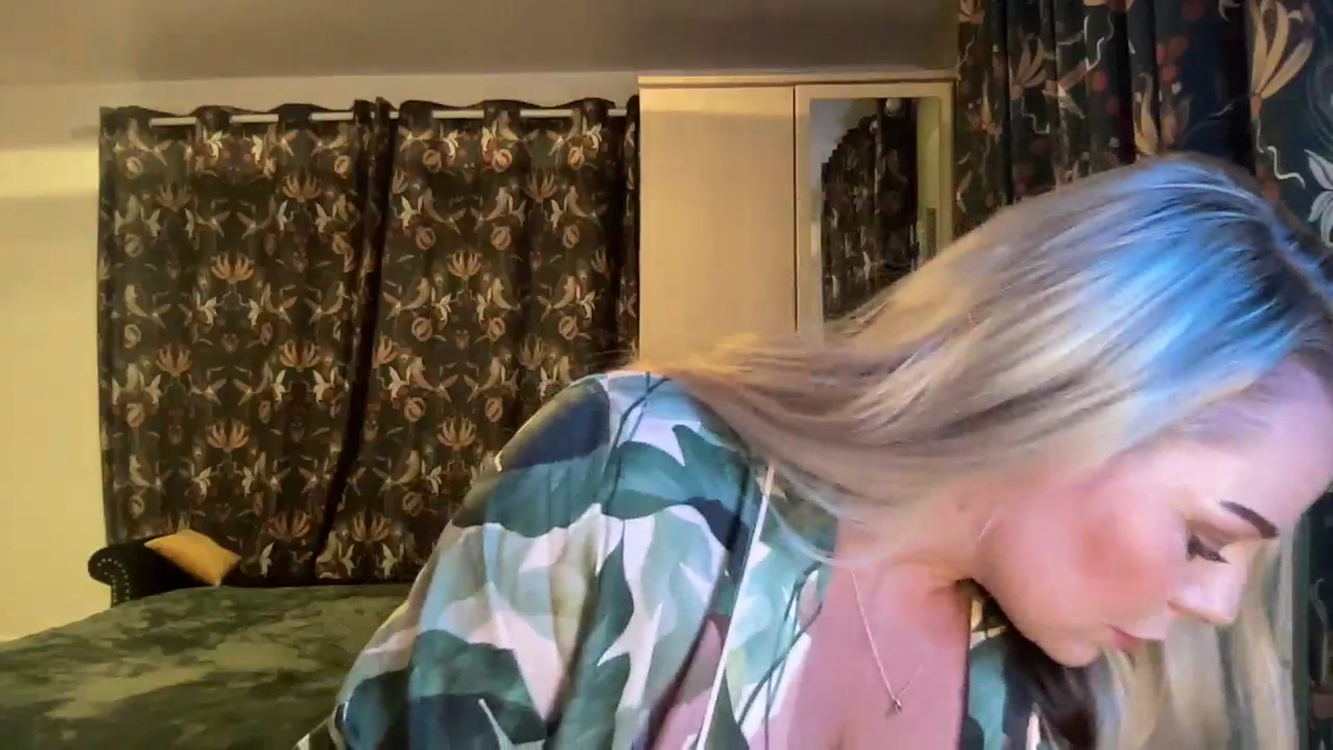 Gallery image thumbnail from LaraLaughs's myfreecams stream on, 09/25/2023, 20:31 image 4 of 20