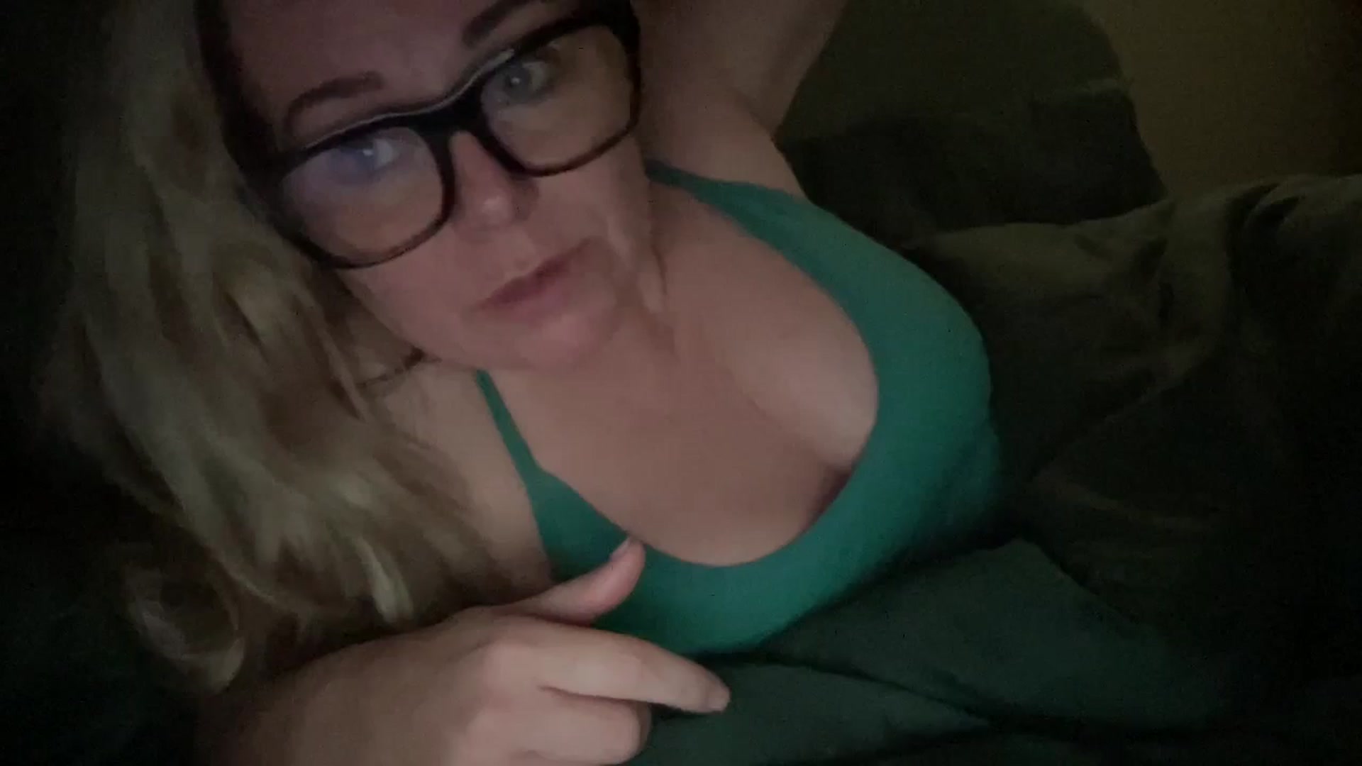 Gallery image thumbnail from LaraLaughs's myfreecams stream on, 11/20/2023, 20:15 image 12 of 20
