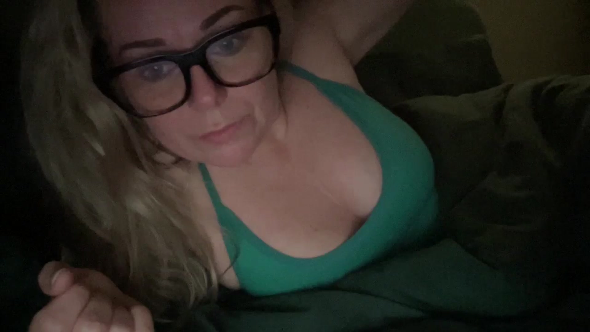 Gallery image thumbnail from LaraLaughs's myfreecams stream on, 11/20/2023, 20:15 image 9 of 20